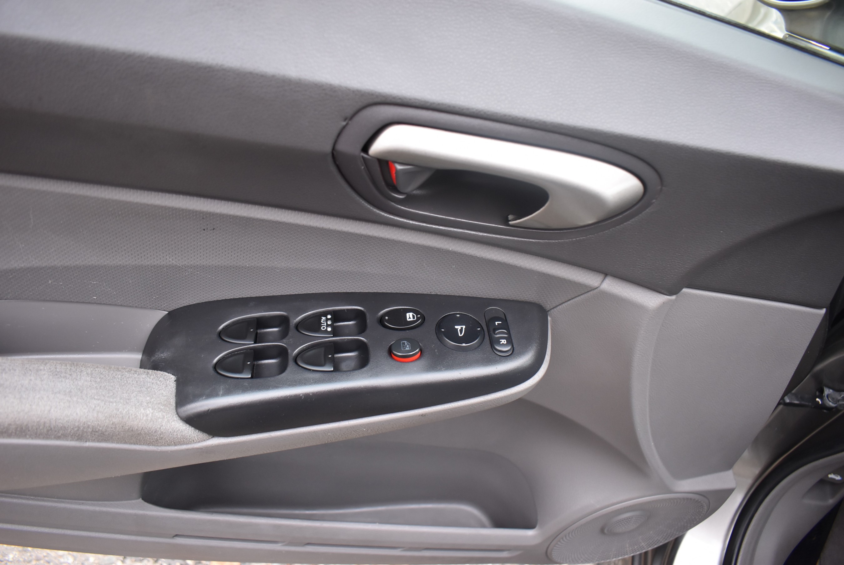 /driveonautoscanadaltd/2008-Honda-CivicSedan-10501813466108056.jpg