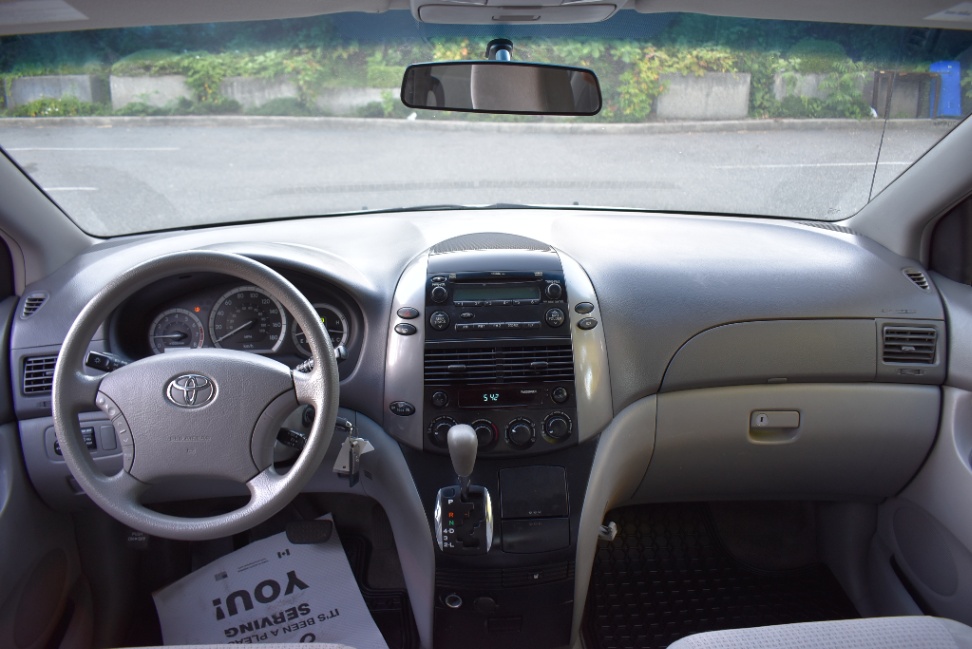 /driveonautoscanadaltd/2010-Toyota-Sienna-32551126695902655.jpg