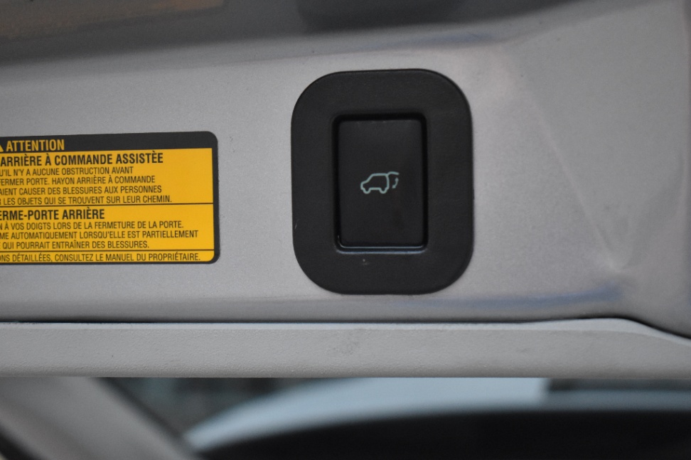 /driveonautoscanadaltd/2011-Toyota-Sienna-3878072145375566.jpg