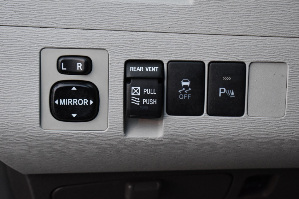 /driveonautoscanadaltd/2011-Toyota-Sienna-49466792621521205.jpg