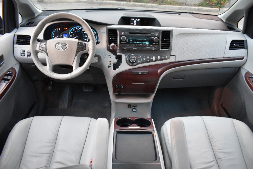 /driveonautoscanadaltd/2011-Toyota-Sienna-591284692386393.jpg