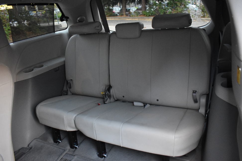/driveonautoscanadaltd/2011-Toyota-Sienna-6216239097116827.jpg