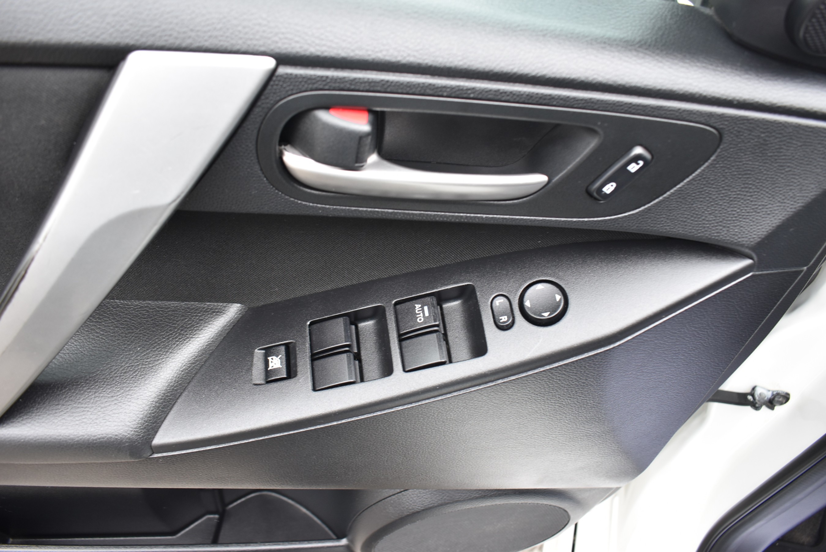 /driveonautoscanadaltd/2012-Mazda-Mazda3-39912872636166496.jpg