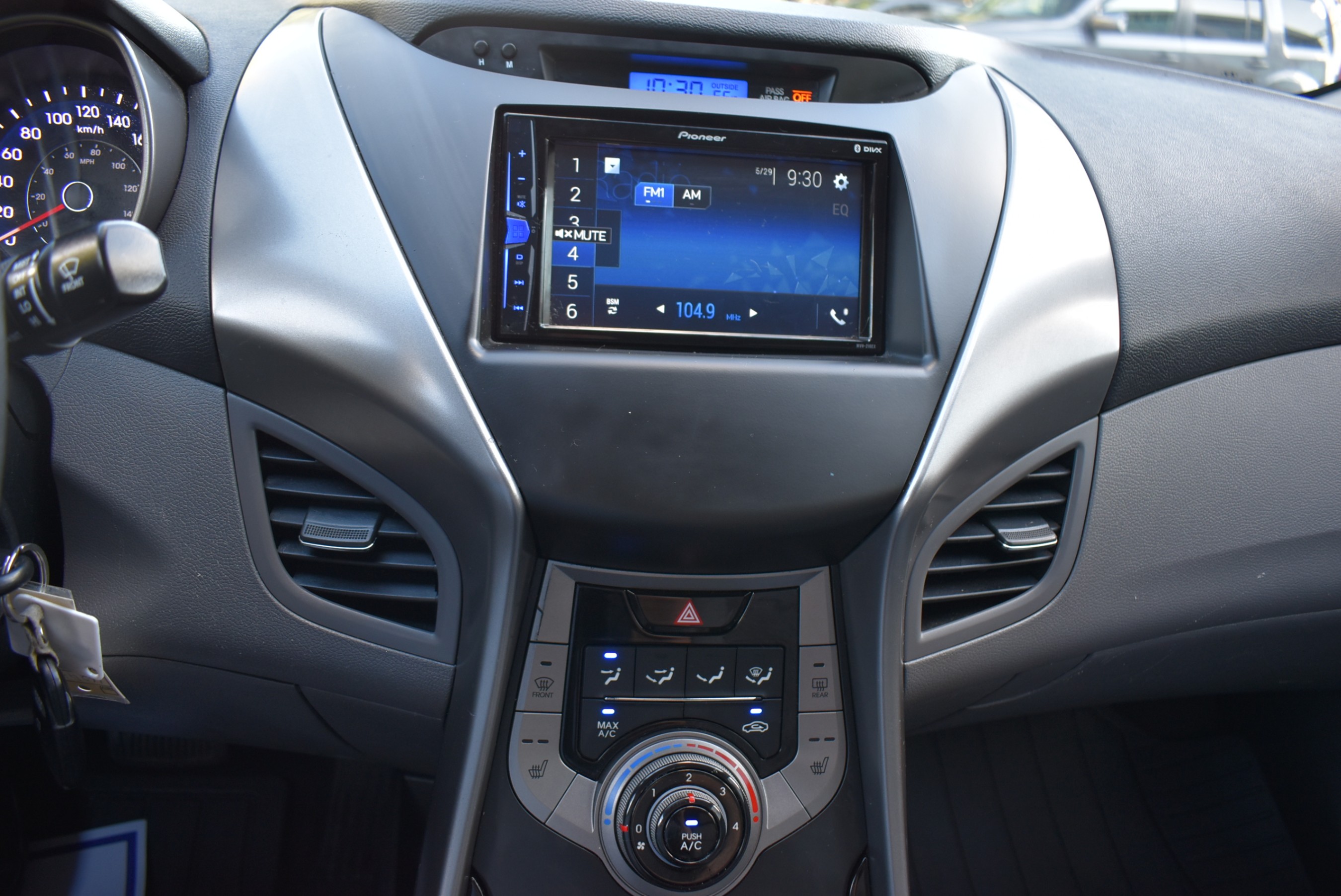 /driveonautoscanadaltd/2013-Hyundai-Elantra-45697951087839583.jpg