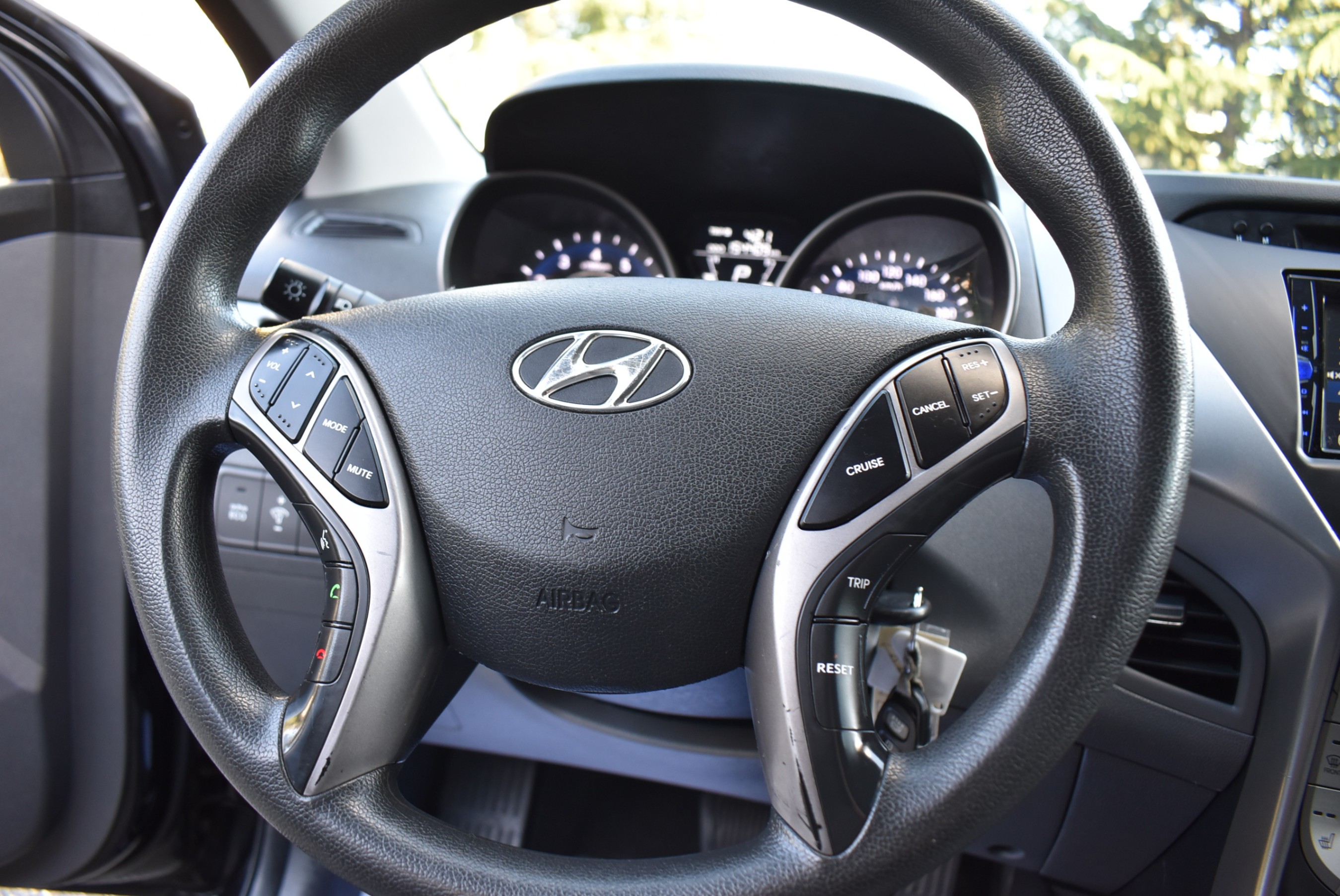 /driveonautoscanadaltd/2013-Hyundai-Elantra-9702856403694458.jpg