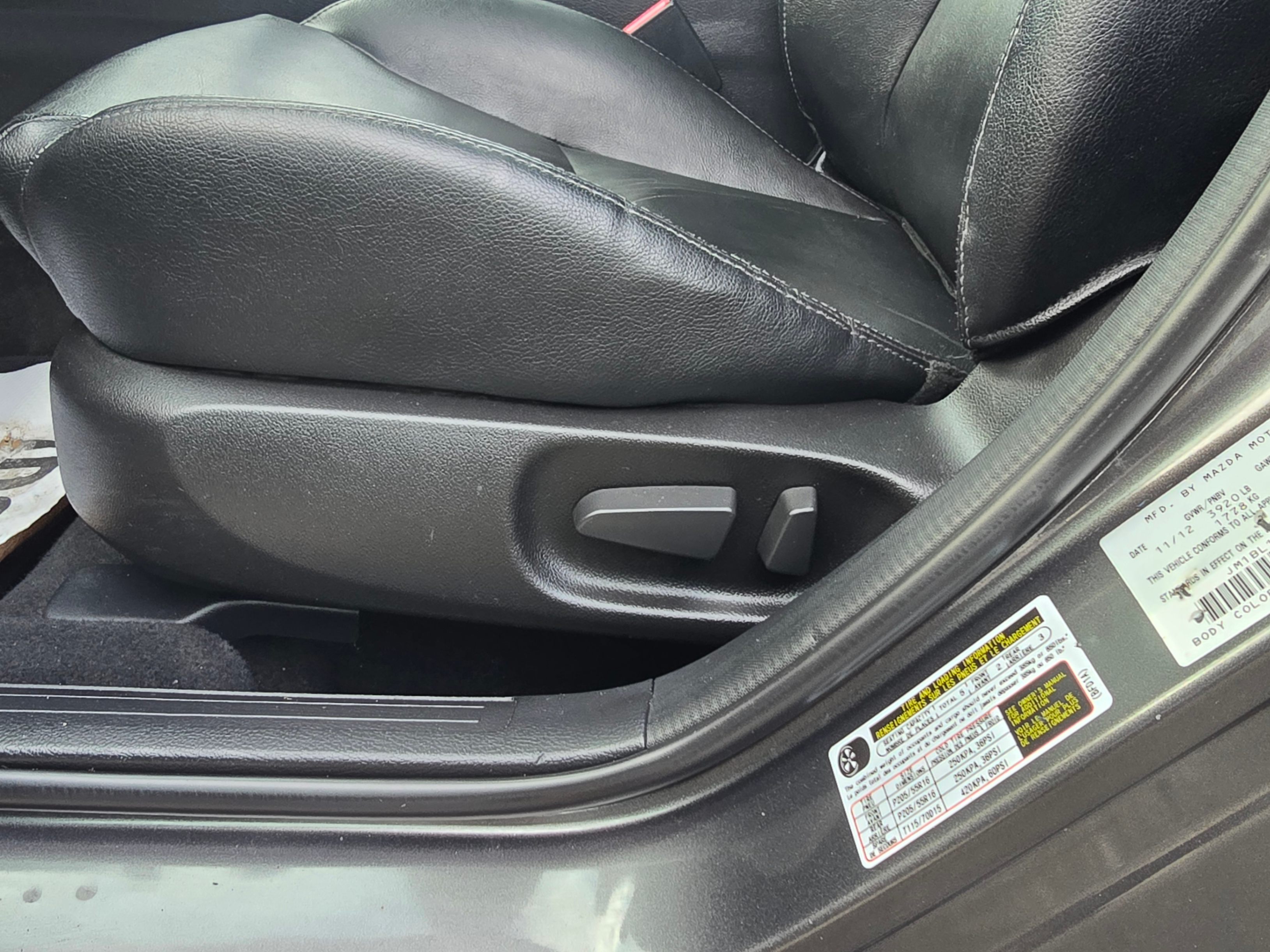 /driveonautoscanadaltd/2013-Mazda-Mazda3-13740958656378144.jpg