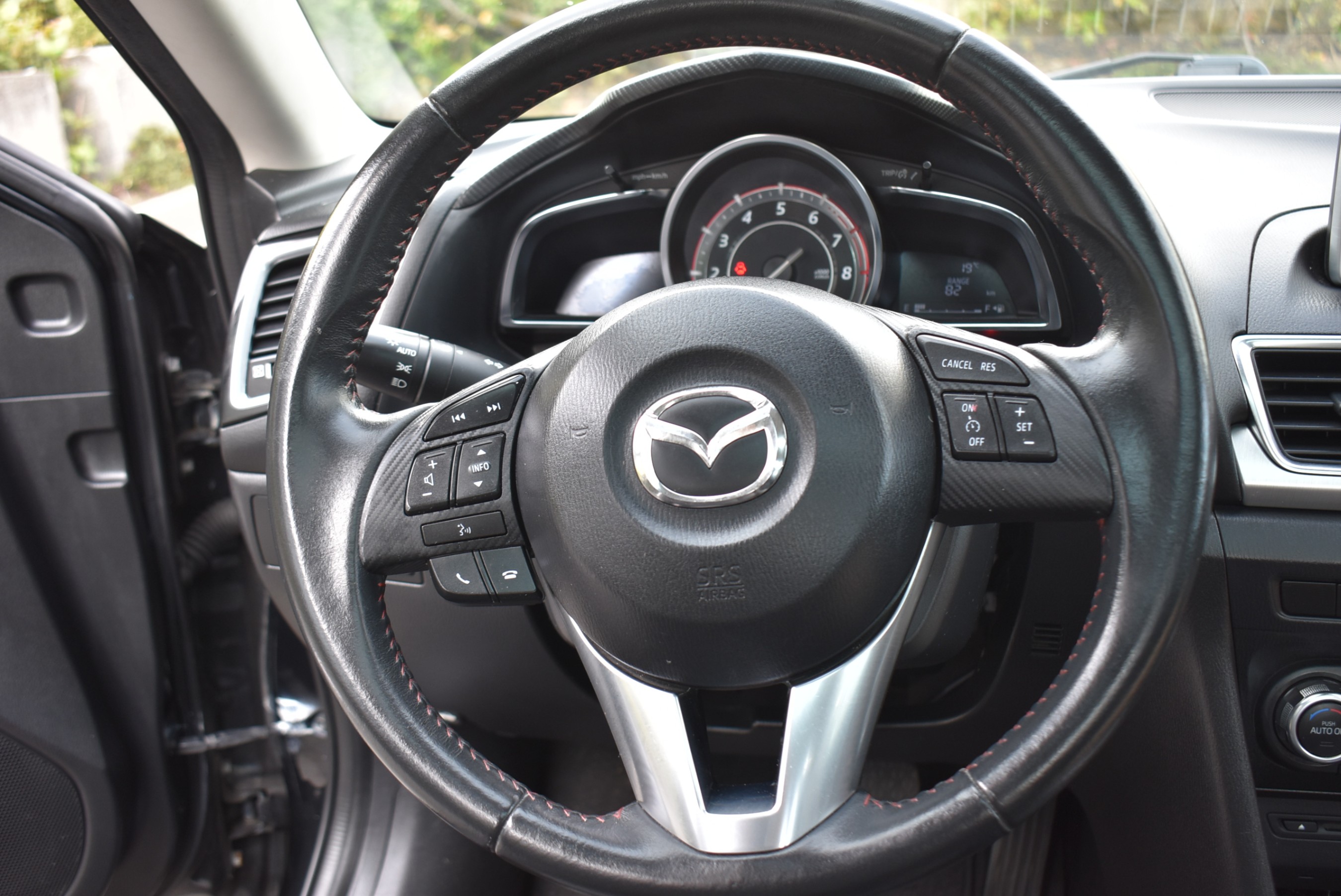 /driveonautoscanadaltd/2014-Mazda-Mazda3-6511122254904813.jpg