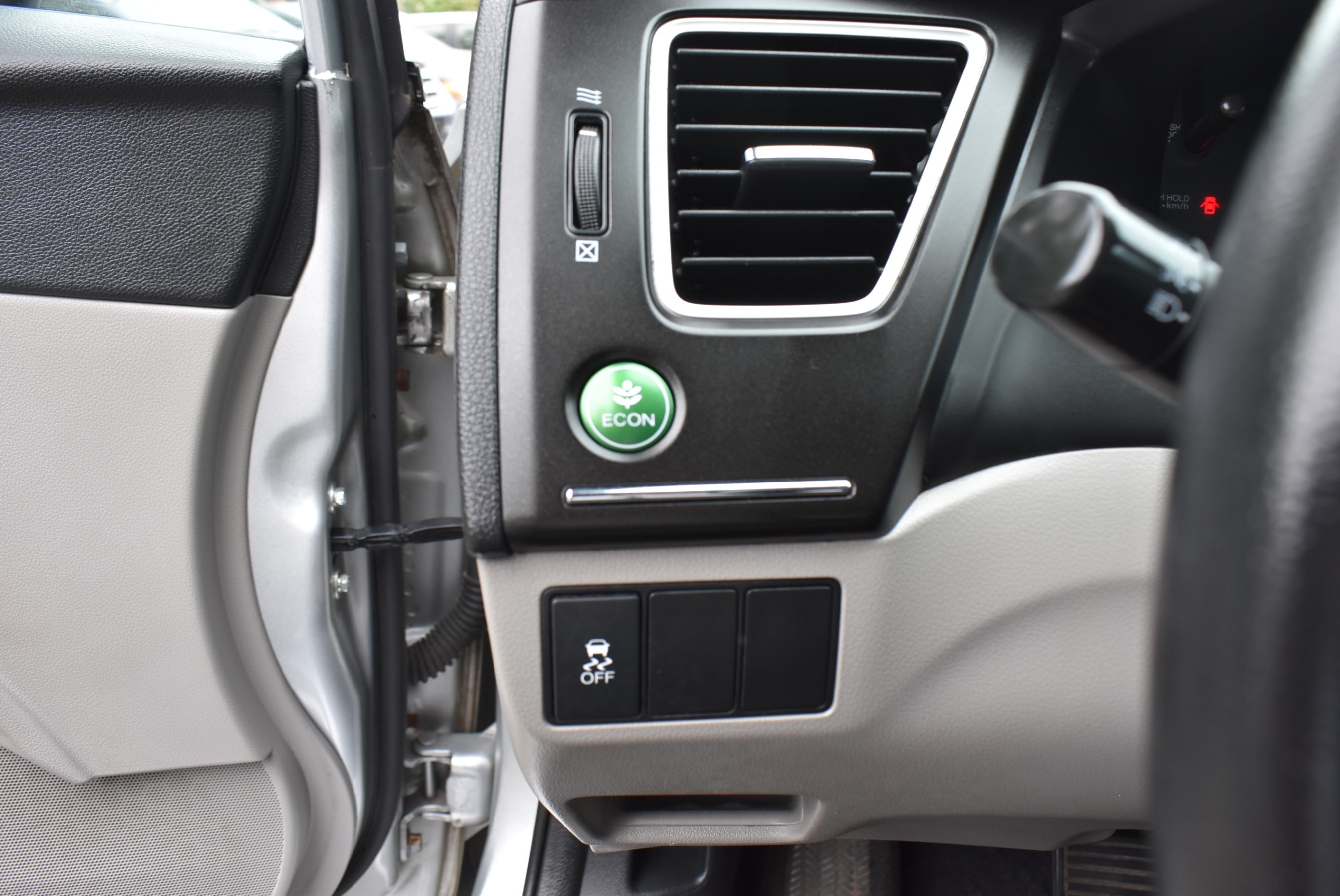 /driveonautoscanadaltd/2015-Honda-Civic-009422744549221873.jpg