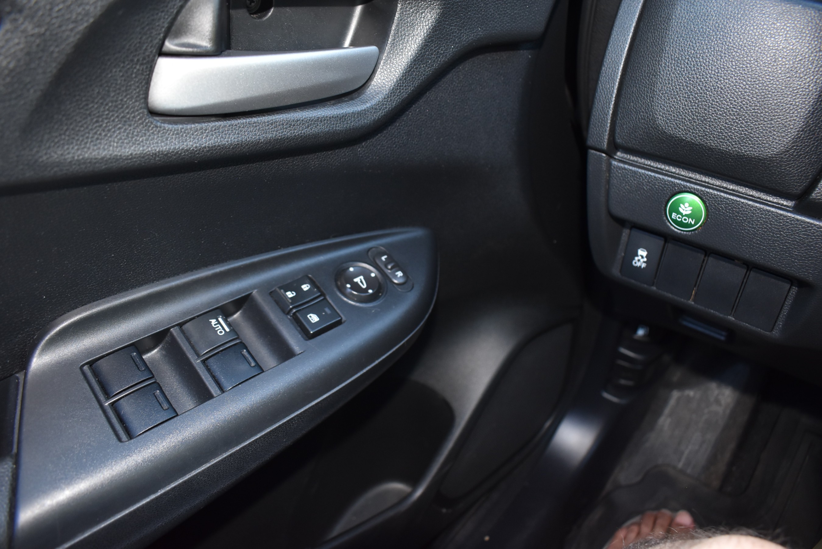 /driveonautoscanadaltd/2015-Honda-Fit-15747747743431284.jpg