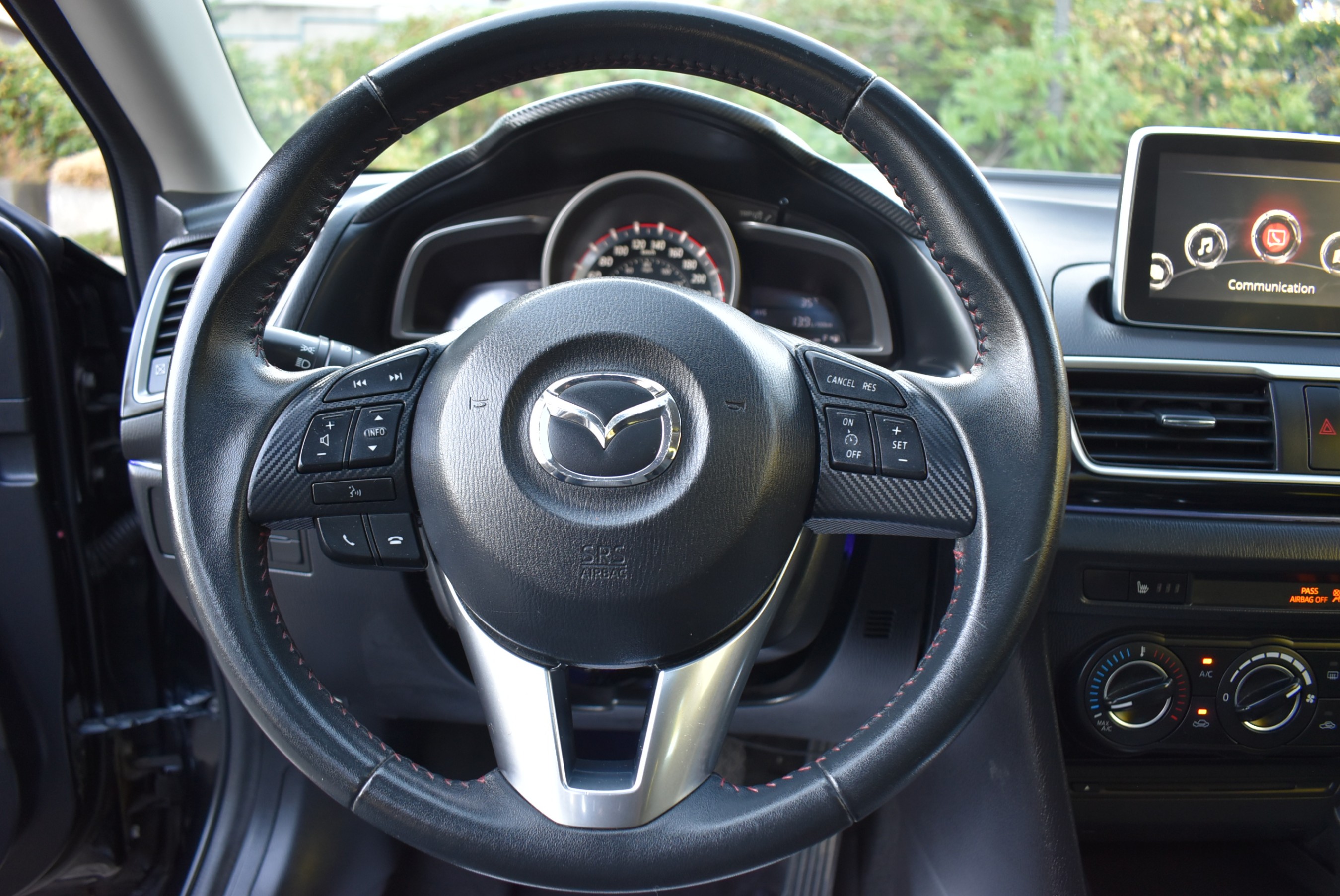 /driveonautoscanadaltd/2015-Mazda-Mazda3-09862952677418324.jpg