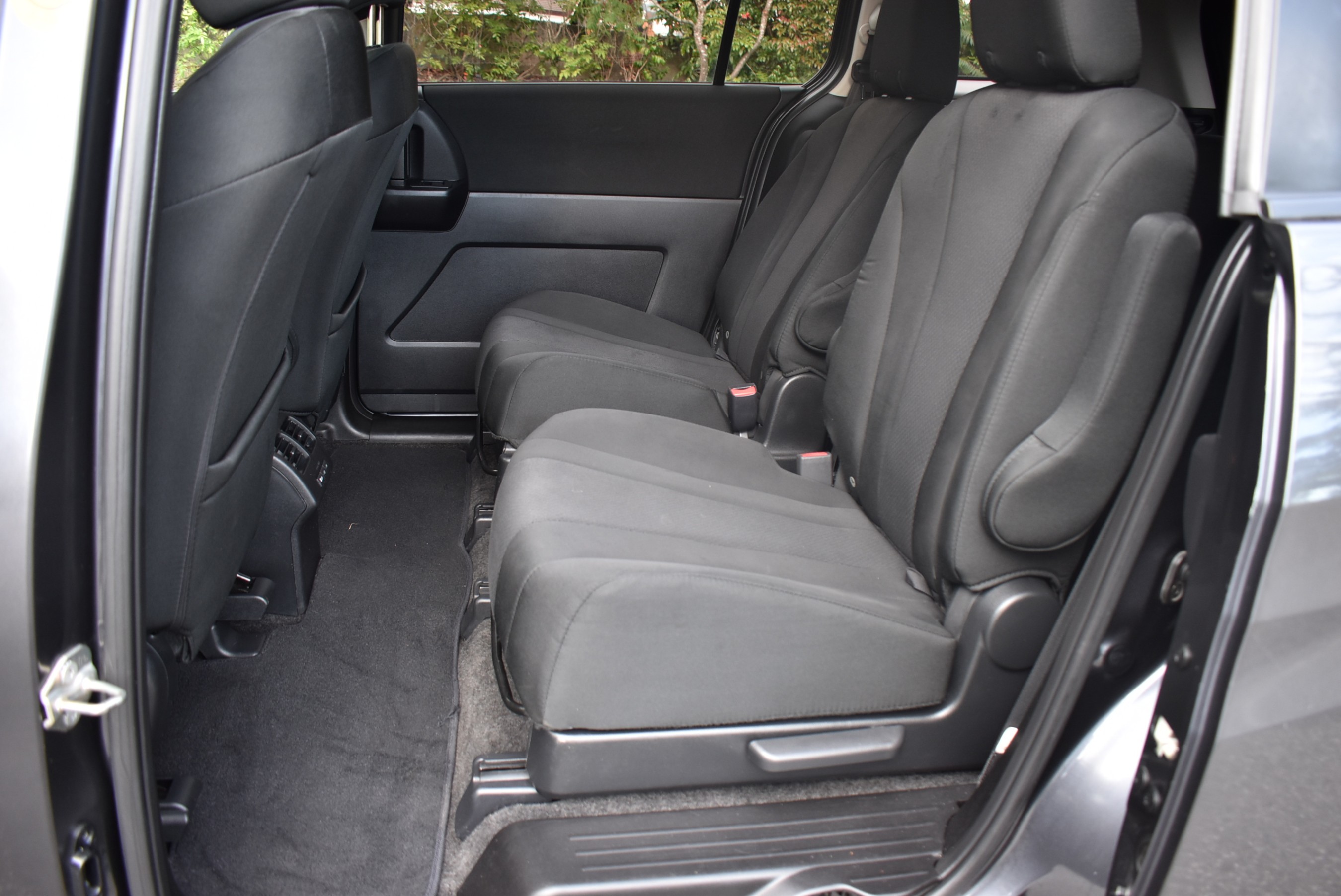 /driveonautoscanadaltd/2015-Mazda-Mazda5-3016986949458018.jpg