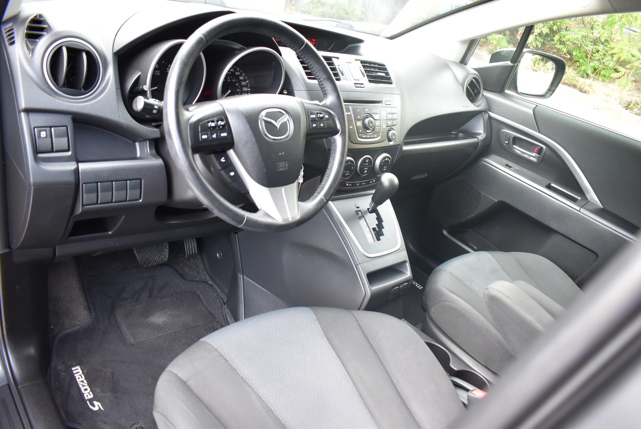/driveonautoscanadaltd/2015-Mazda-Mazda5-40907274652673187.jpg