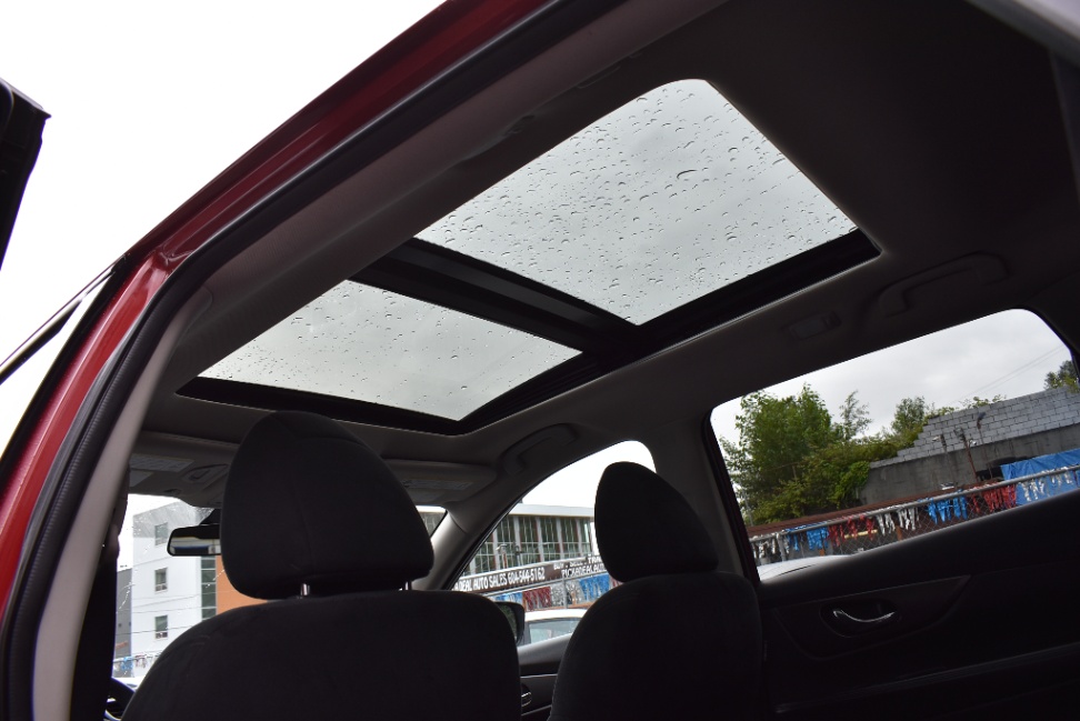 /driveonautoscanadaltd/2015-Nissan-Rogue-1767903439581877.jpg
