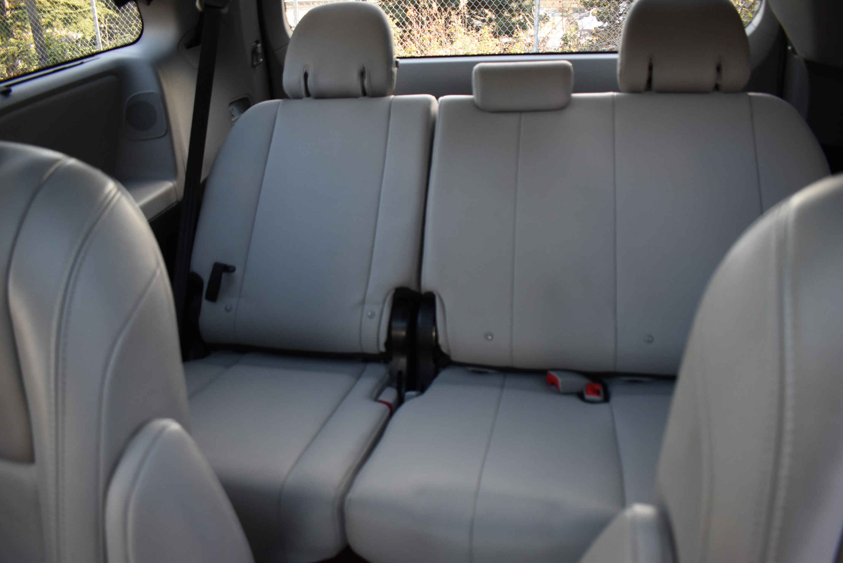/driveonautoscanadaltd/2015-Toyota-Sienna-15626296975970377.jpg