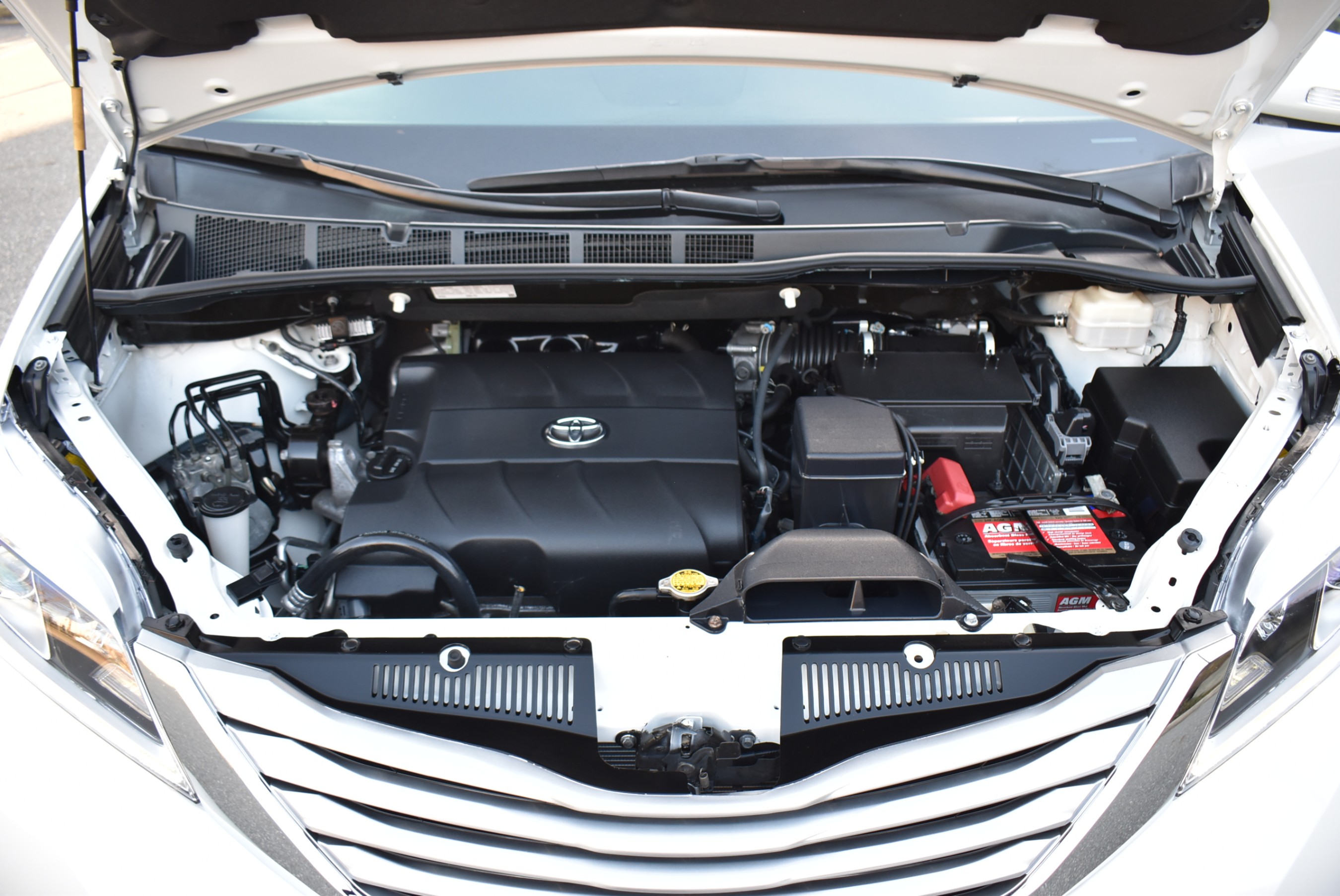 /driveonautoscanadaltd/2015-Toyota-Sienna-1604268027820568.jpg