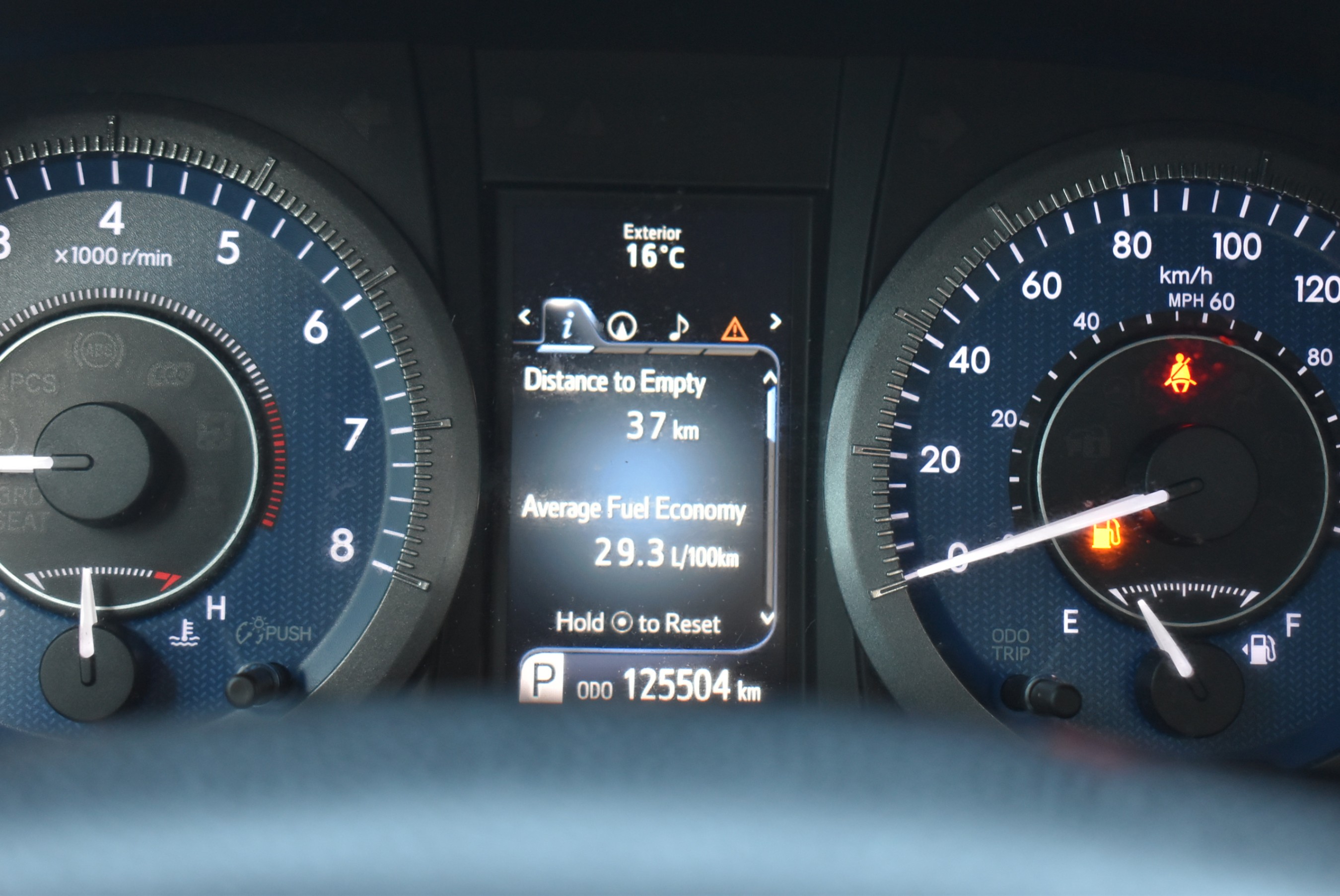 /driveonautoscanadaltd/2015-Toyota-Sienna-21182493379884915.jpg