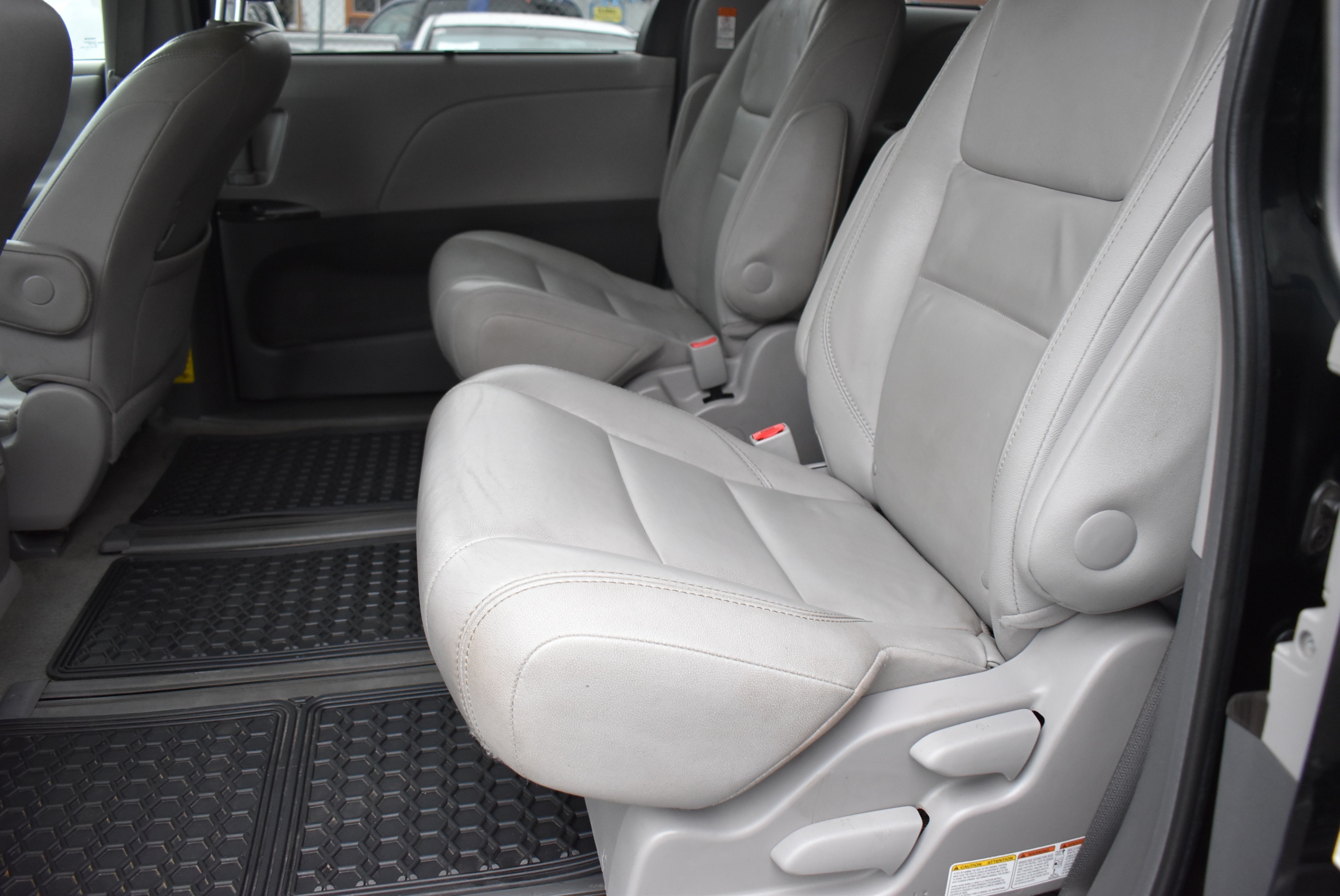 /driveonautoscanadaltd/2015-Toyota-Sienna-46472711236442366.jpg