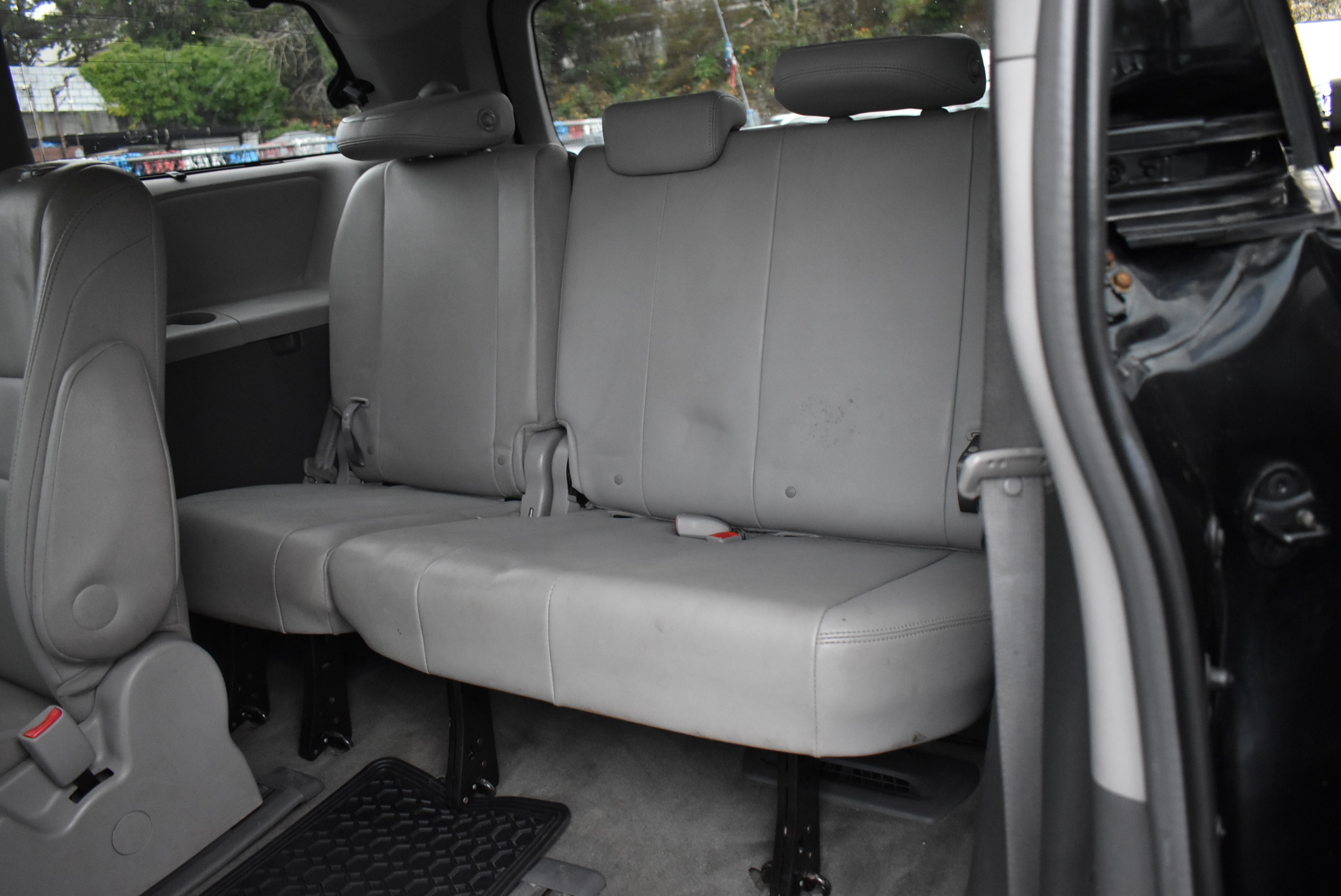 /driveonautoscanadaltd/2015-Toyota-Sienna-8558876709780971.jpg