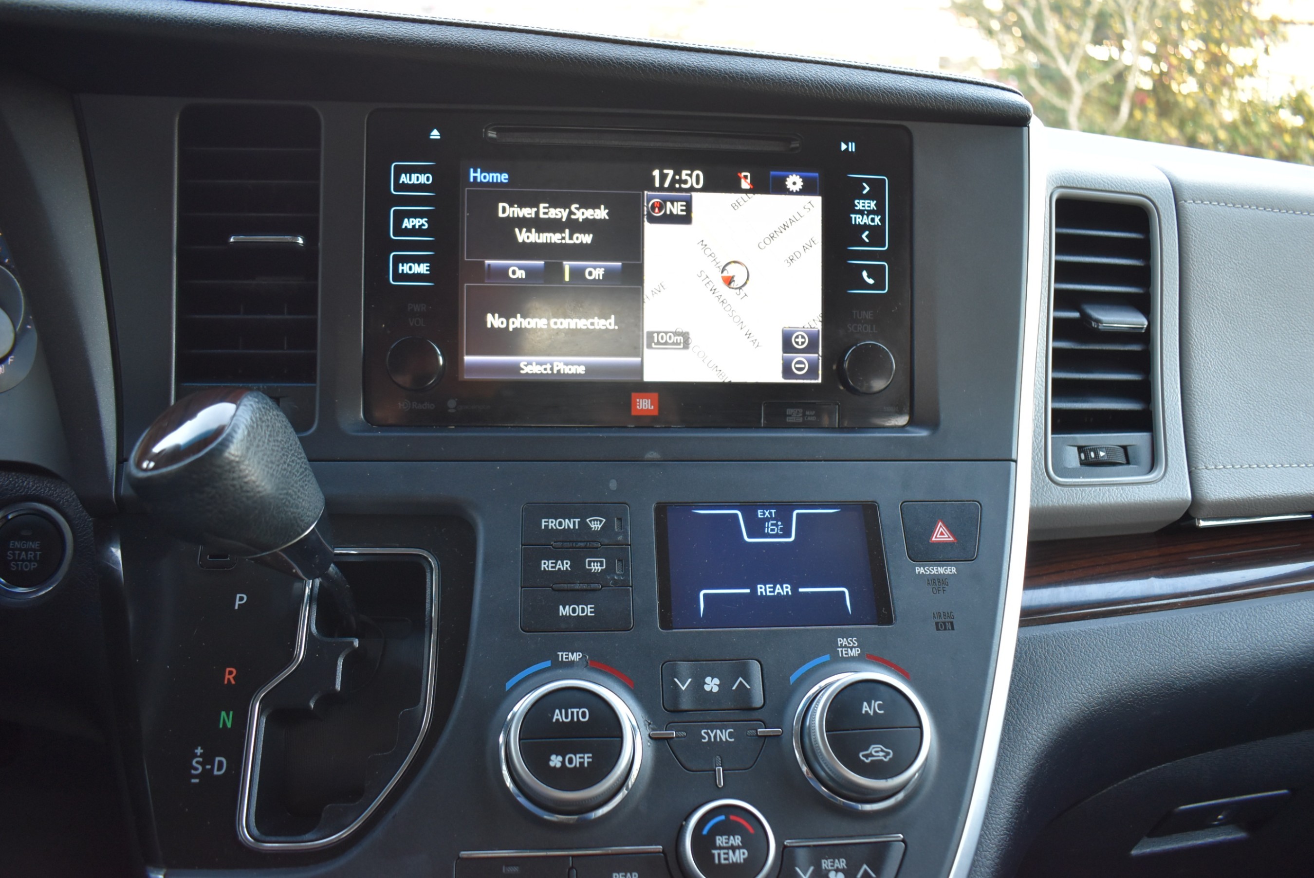 /driveonautoscanadaltd/2015-Toyota-Sienna-9499418833134963.jpg