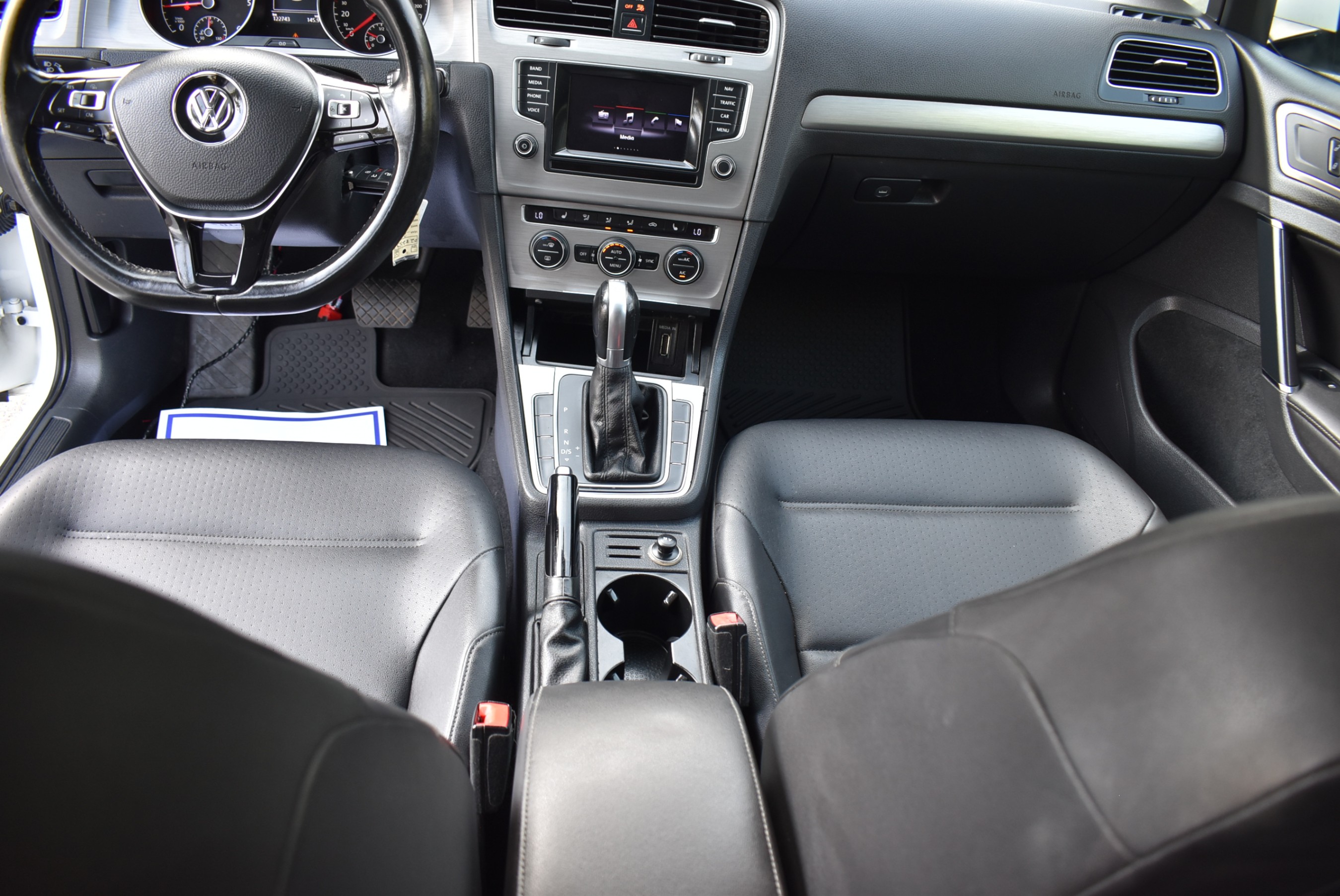 /driveonautoscanadaltd/2015-Volkswagen-Golf-24005437834796717.jpg