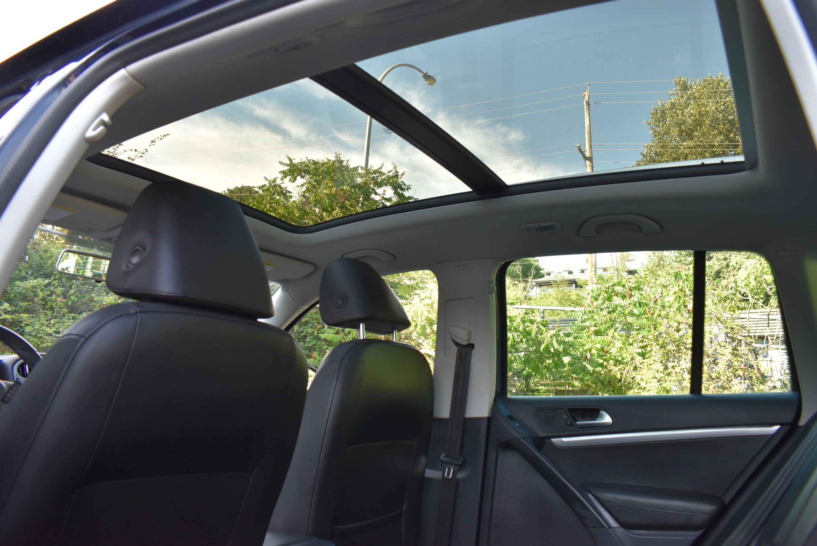 /driveonautoscanadaltd/2015-Volkswagen-Tiguan-23160860006268003.jpg