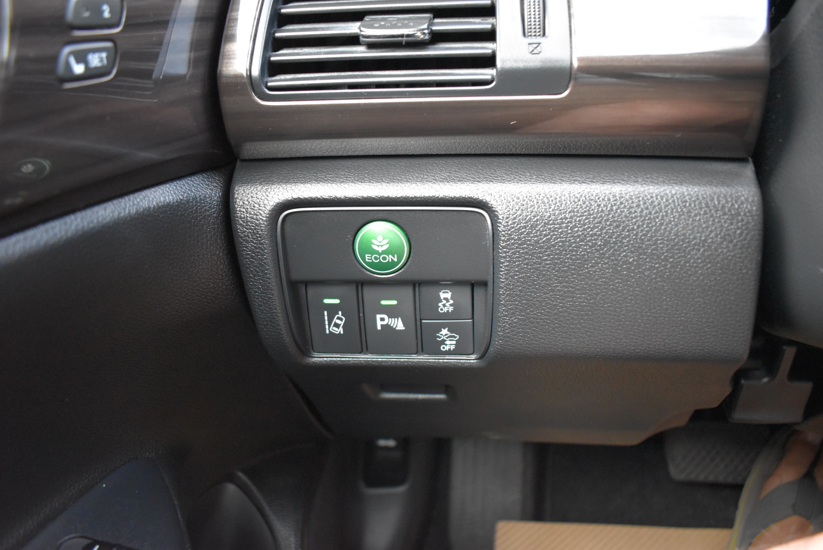 /driveonautoscanadaltd/2016-Honda-AccordSedan-29907384858067565.jpg