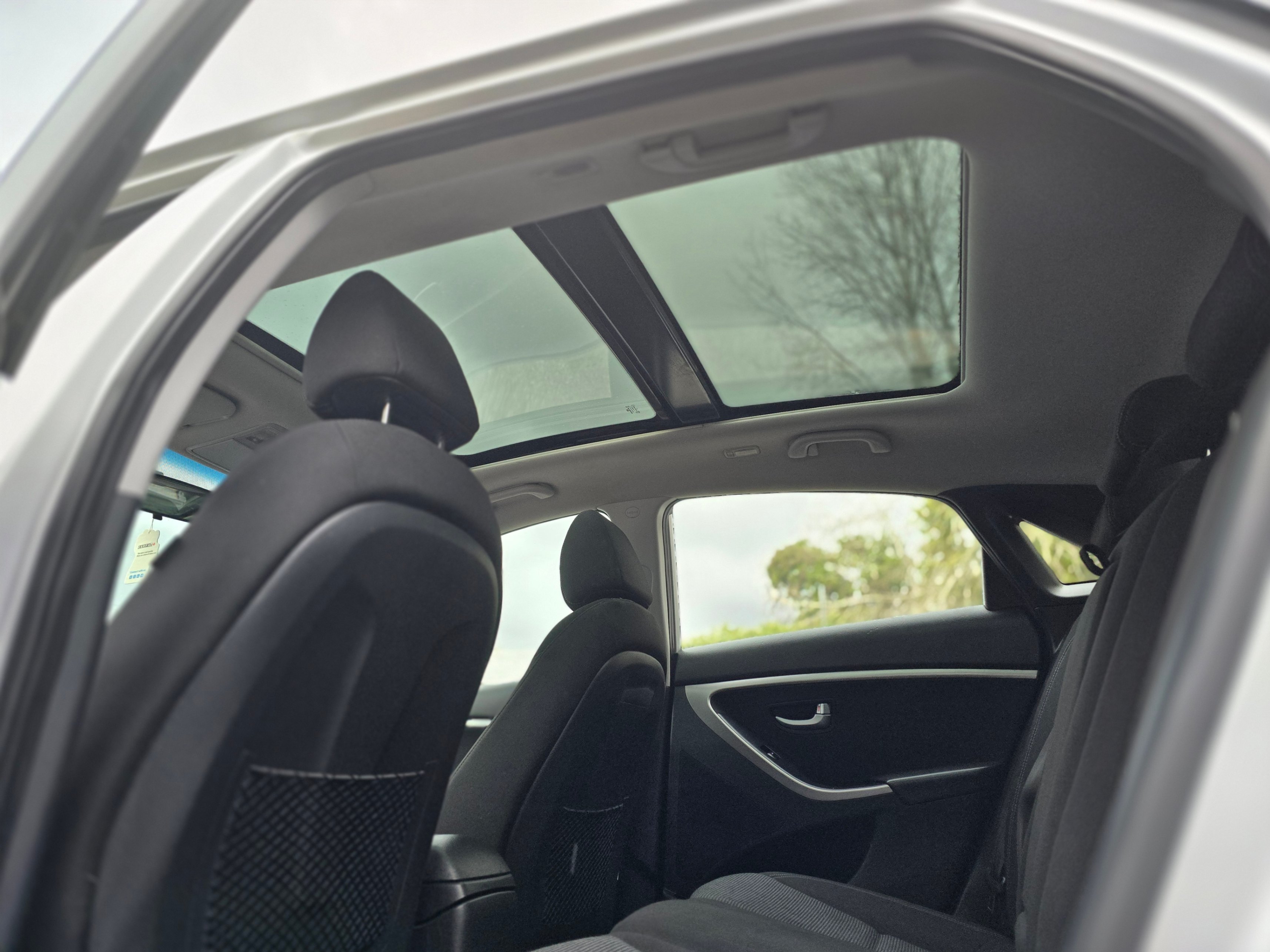 /driveonautoscanadaltd/2016-Hyundai-ElantraGT-8026453916093355.jpg