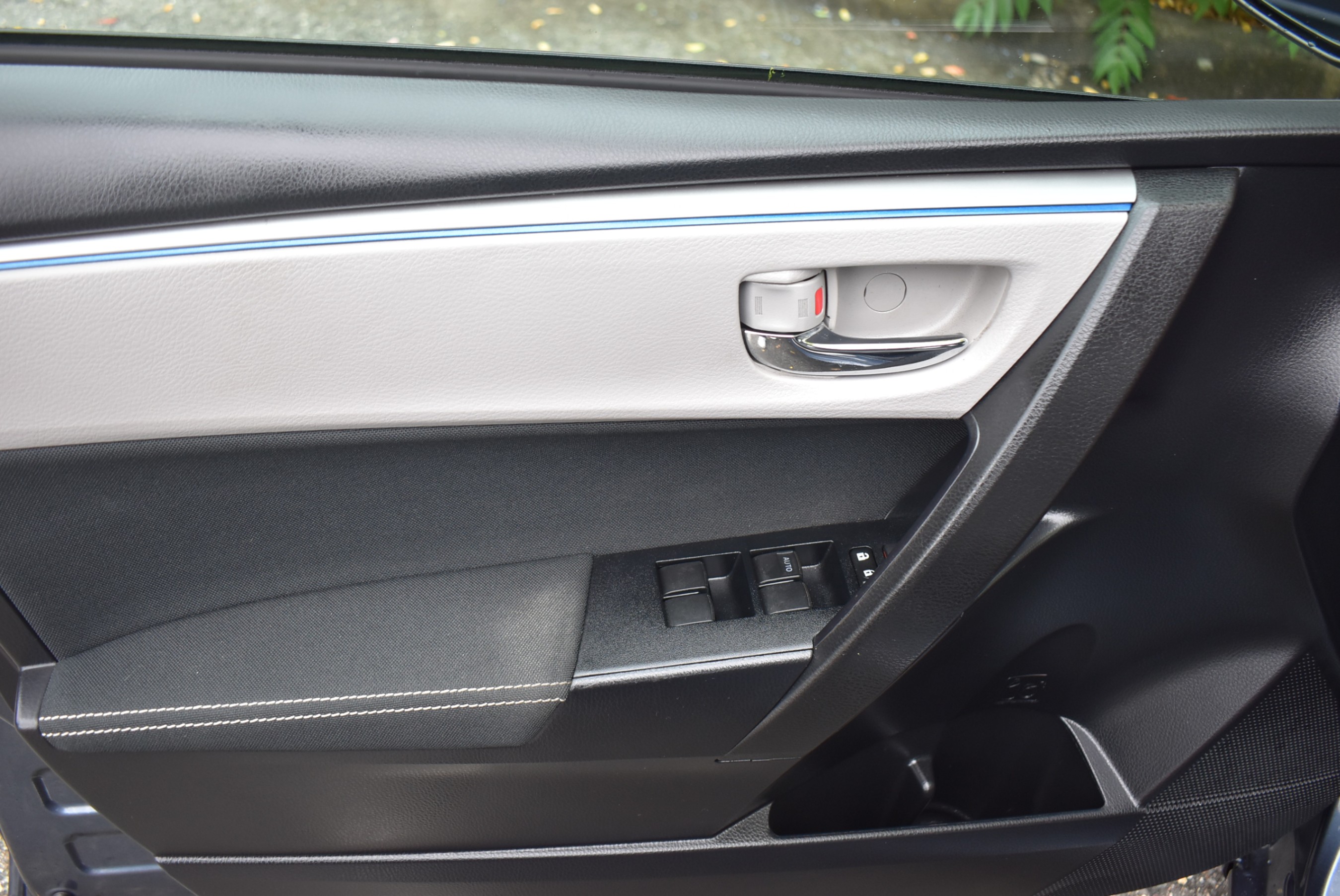 /driveonautoscanadaltd/2016-Toyota-Corolla-9428874373216451.jpg