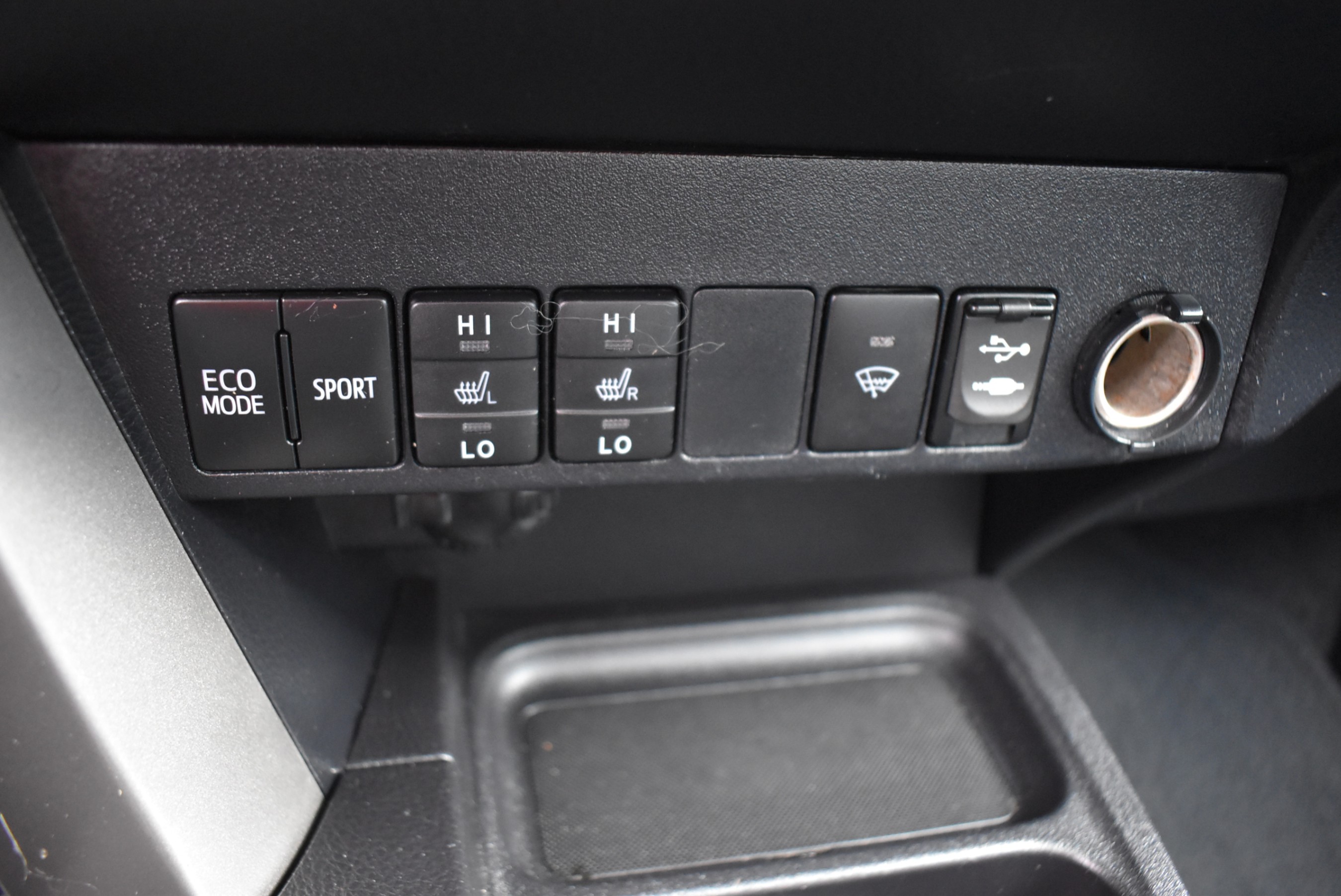 /driveonautoscanadaltd/2016-Toyota-RAV4-2590302713910555.jpg