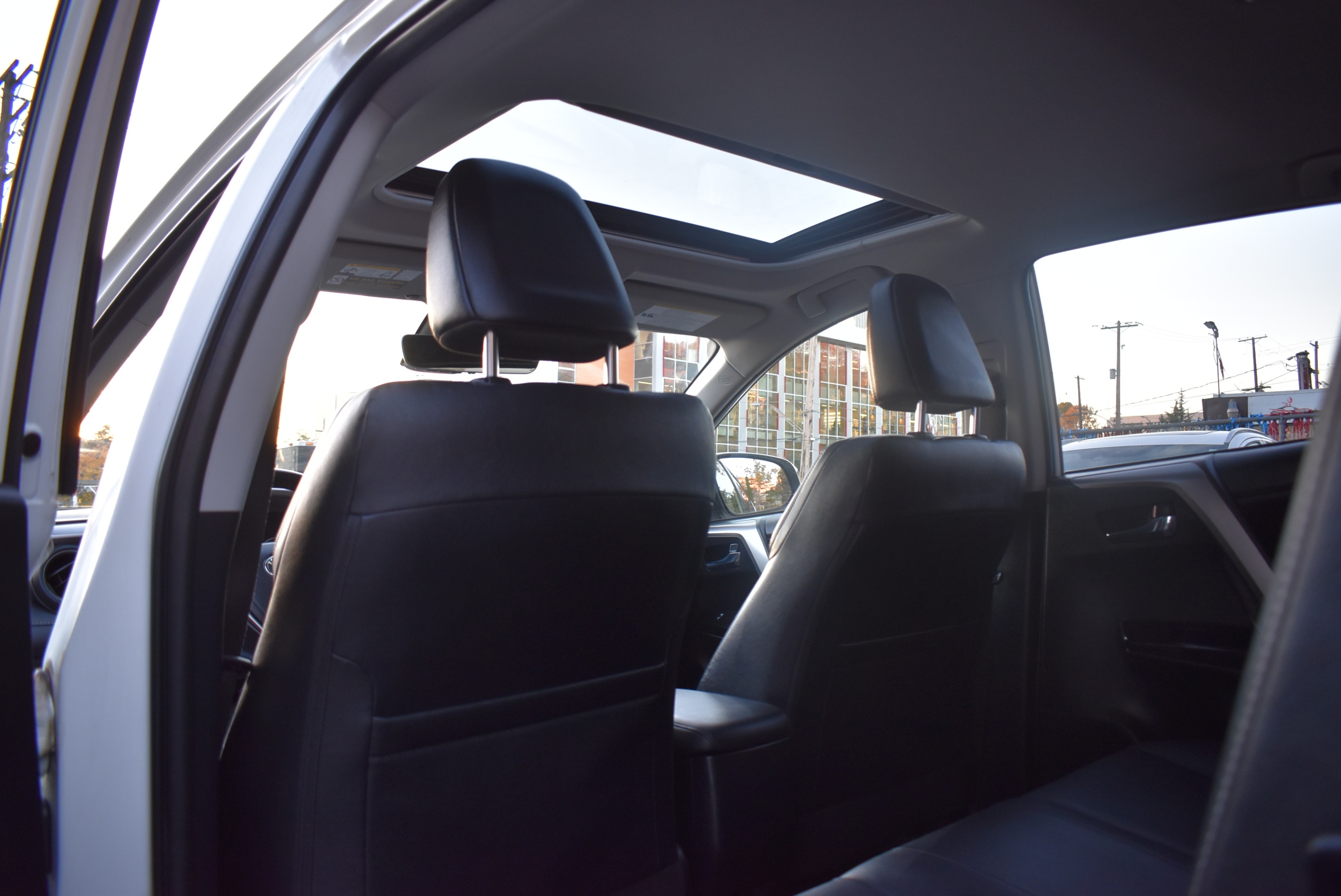 /driveonautoscanadaltd/2016-Toyota-RAV4Hybrid-4256996962810511.jpg