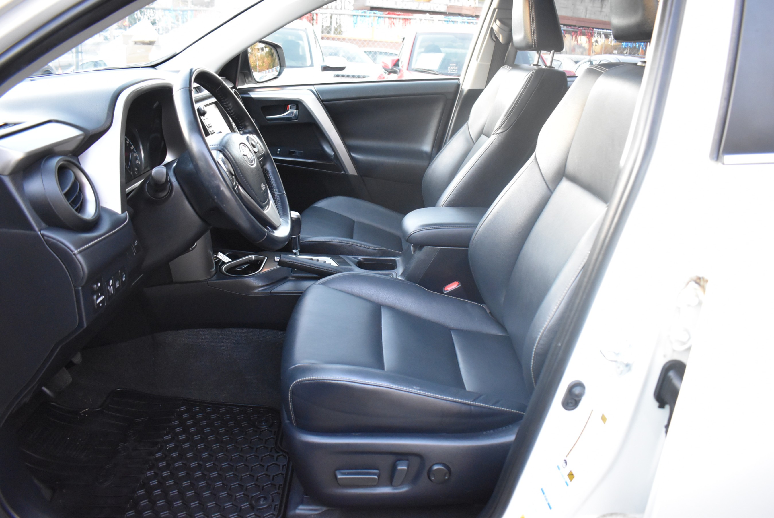 /driveonautoscanadaltd/2016-Toyota-RAV4Hybrid-8542077713230953.jpg