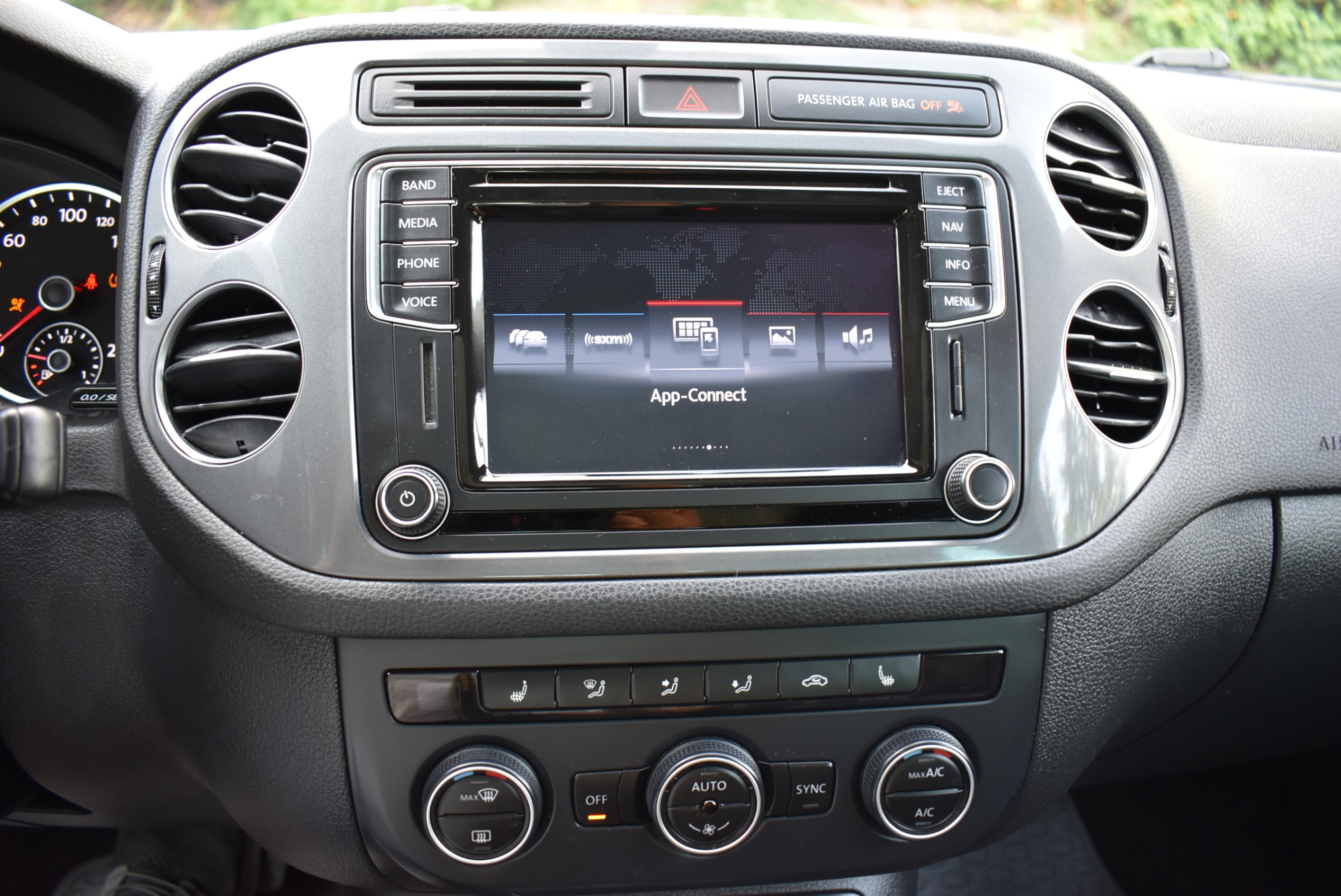 /driveonautoscanadaltd/2016-Volkswagen-Tiguan-9543029047776643.jpg