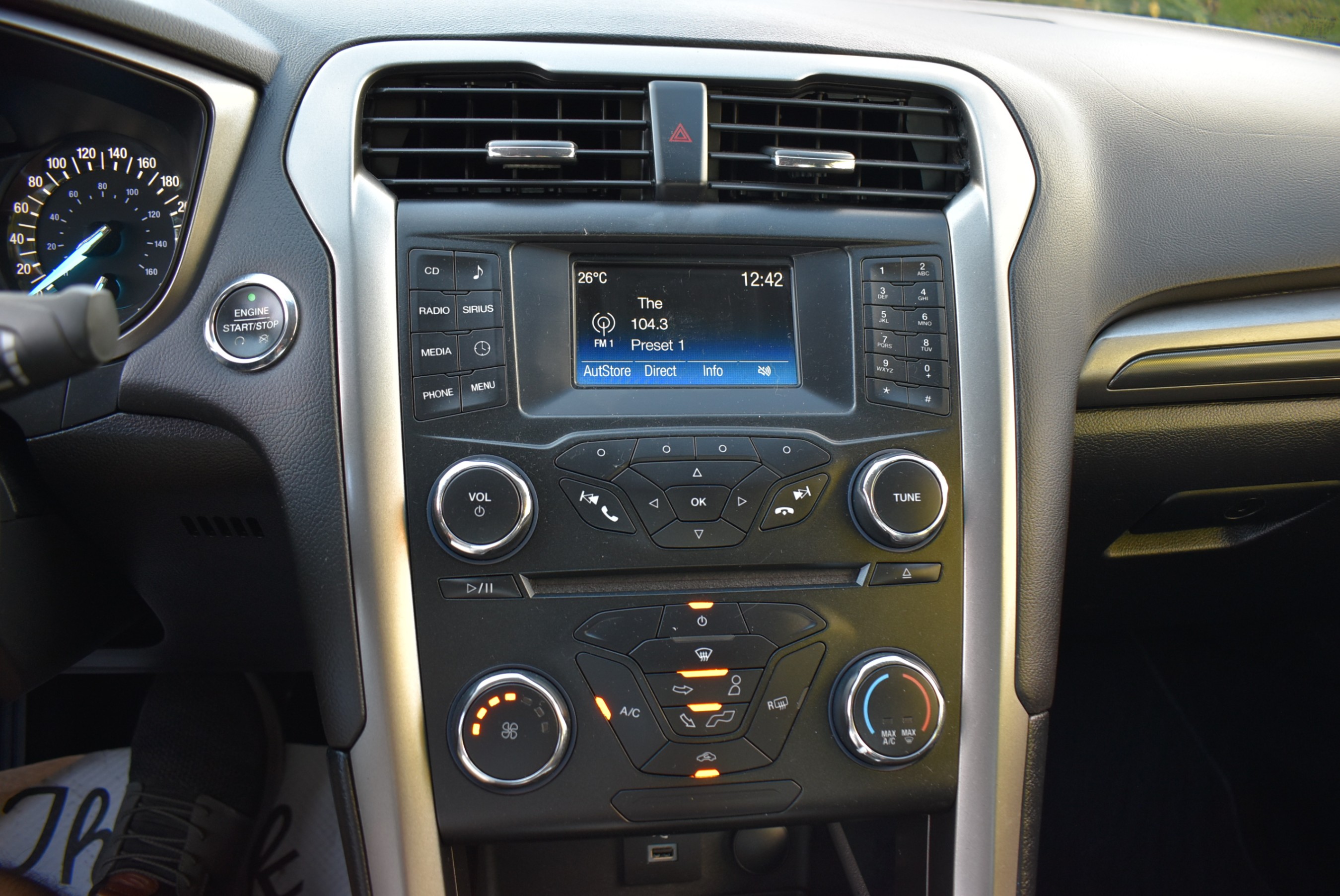 /driveonautoscanadaltd/2017-Ford-Fusion-700229794791287.jpg