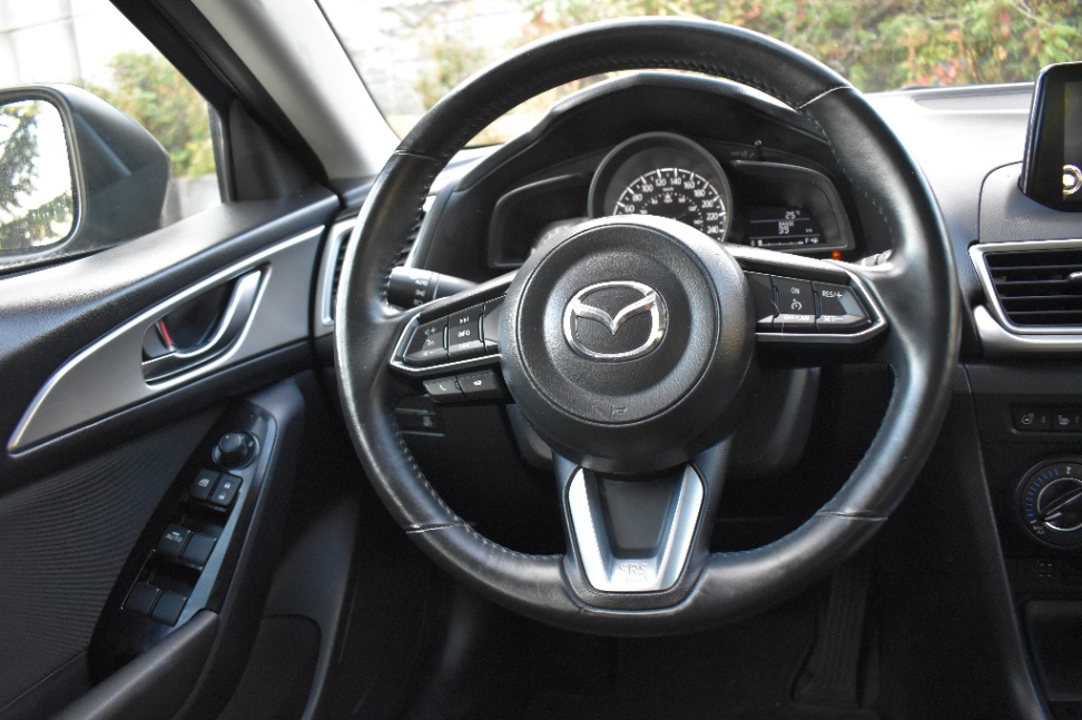 /driveonautoscanadaltd/2017-Mazda-Mazda3-01993351212845007.jpg