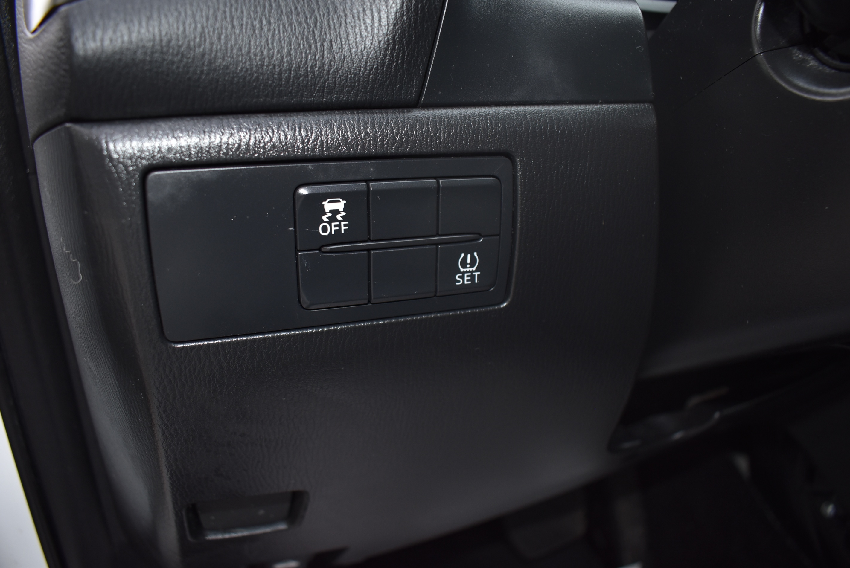 /driveonautoscanadaltd/2017-Mazda-Mazda3-48331150677403234.jpg