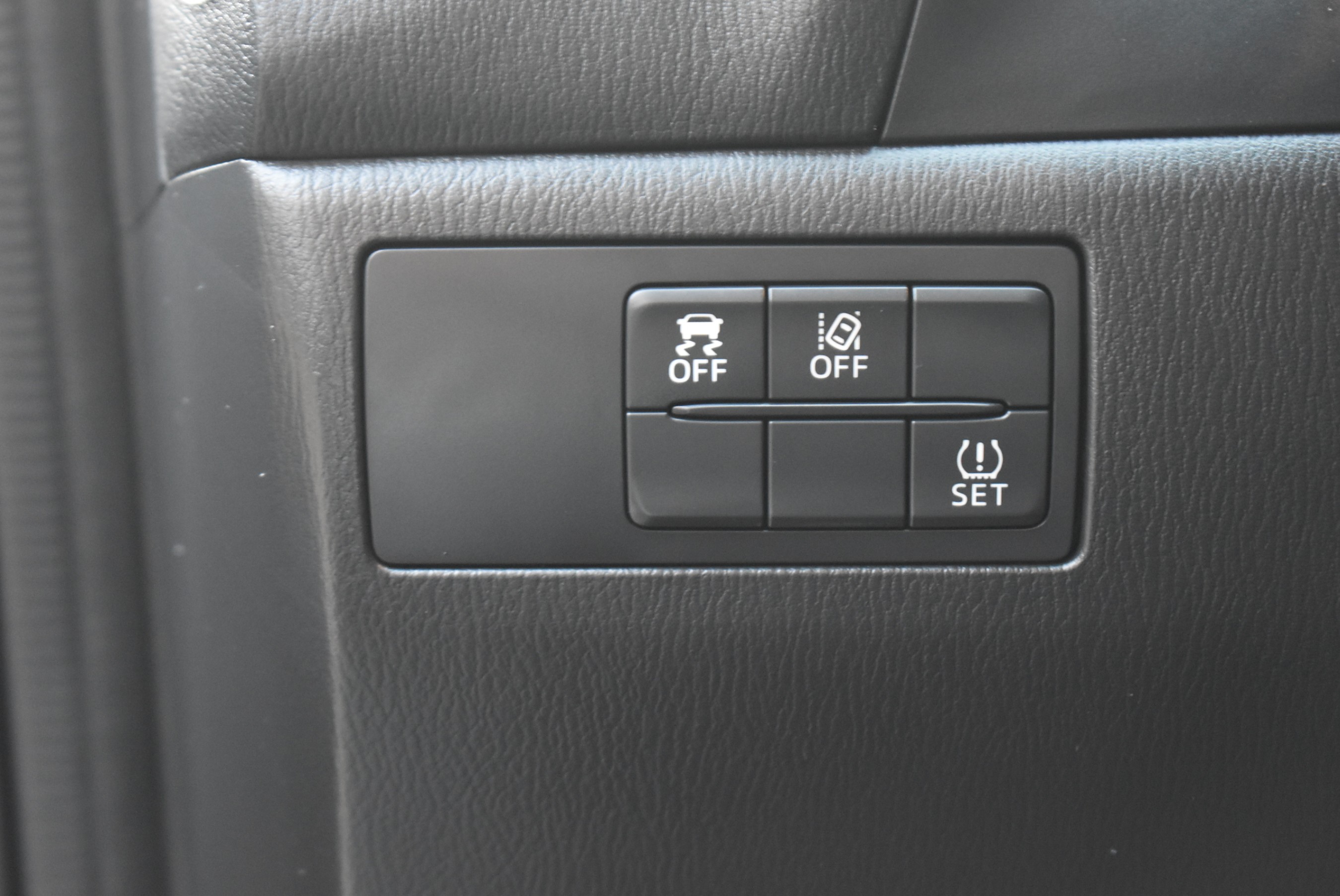 /driveonautoscanadaltd/2017-Mazda-Mazda3-5758064242953402.jpg