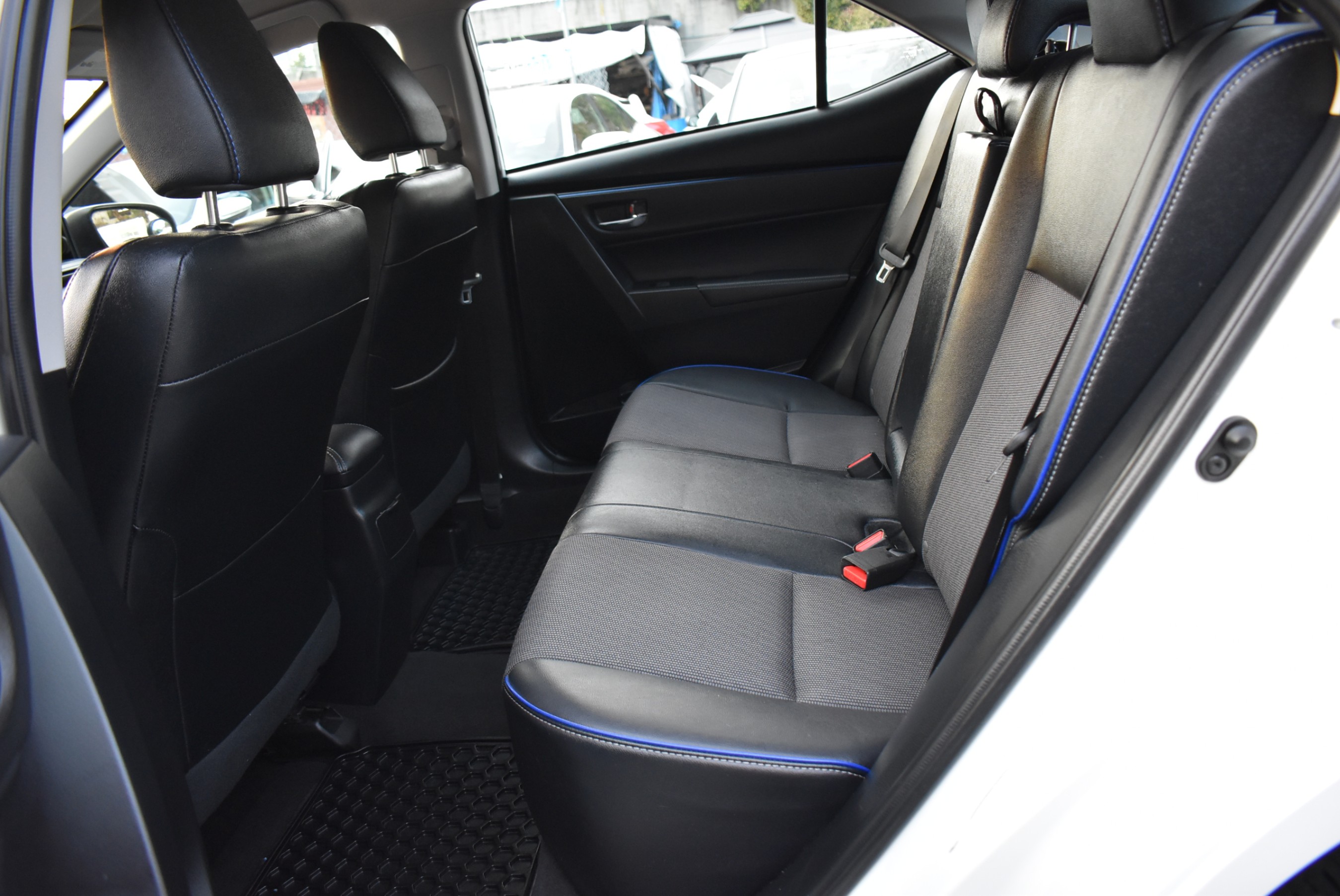 /driveonautoscanadaltd/2017-Toyota-Corolla-39698304385101.jpg