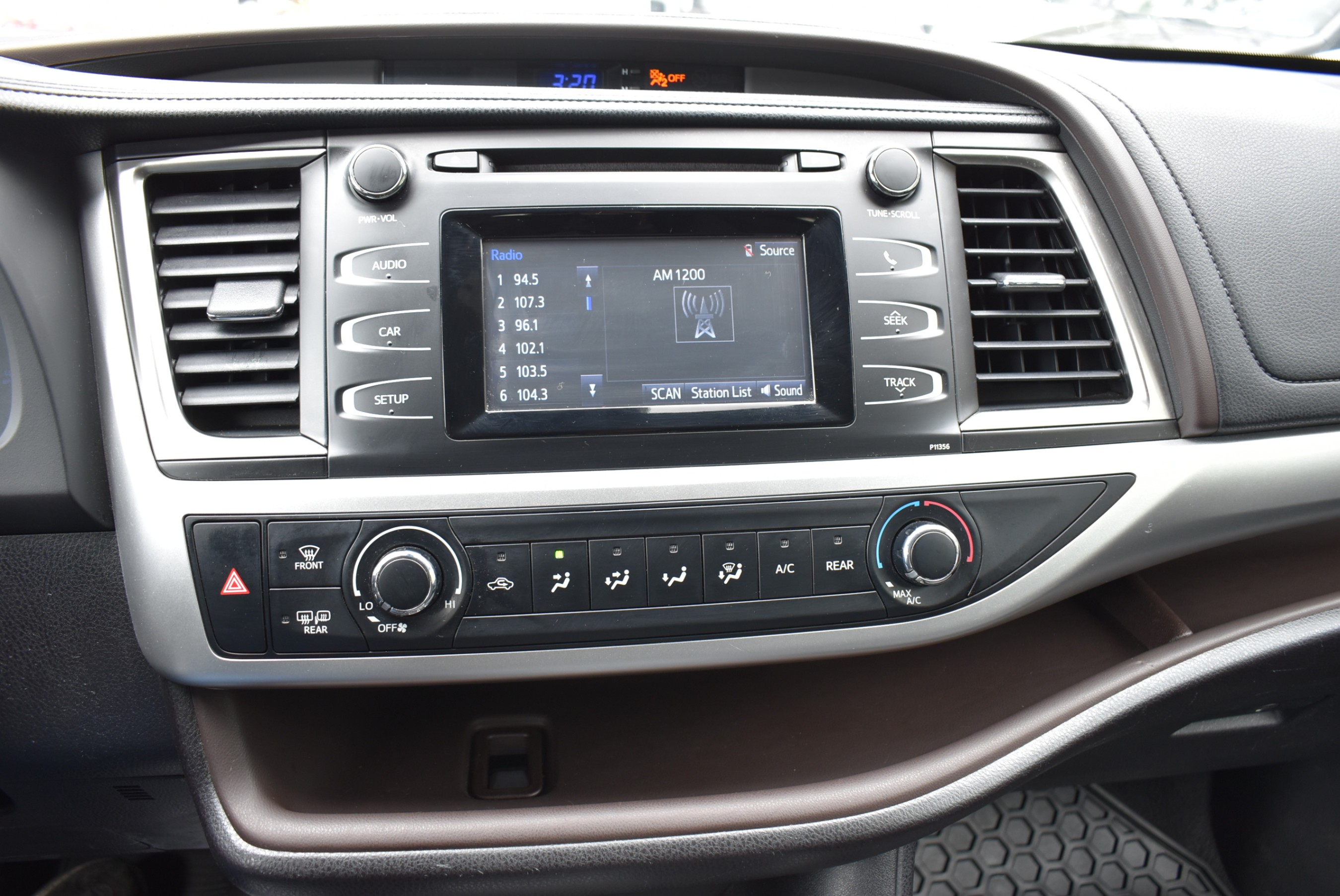 /driveonautoscanadaltd/2017-Toyota-Highlander-1931874209677471.jpg