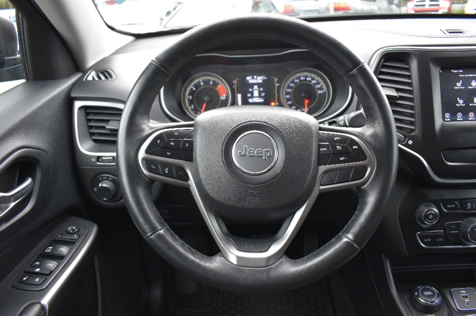 /driveonautoscanadaltd/2019-Jeep-Cherokee-07931714956566194.jpg