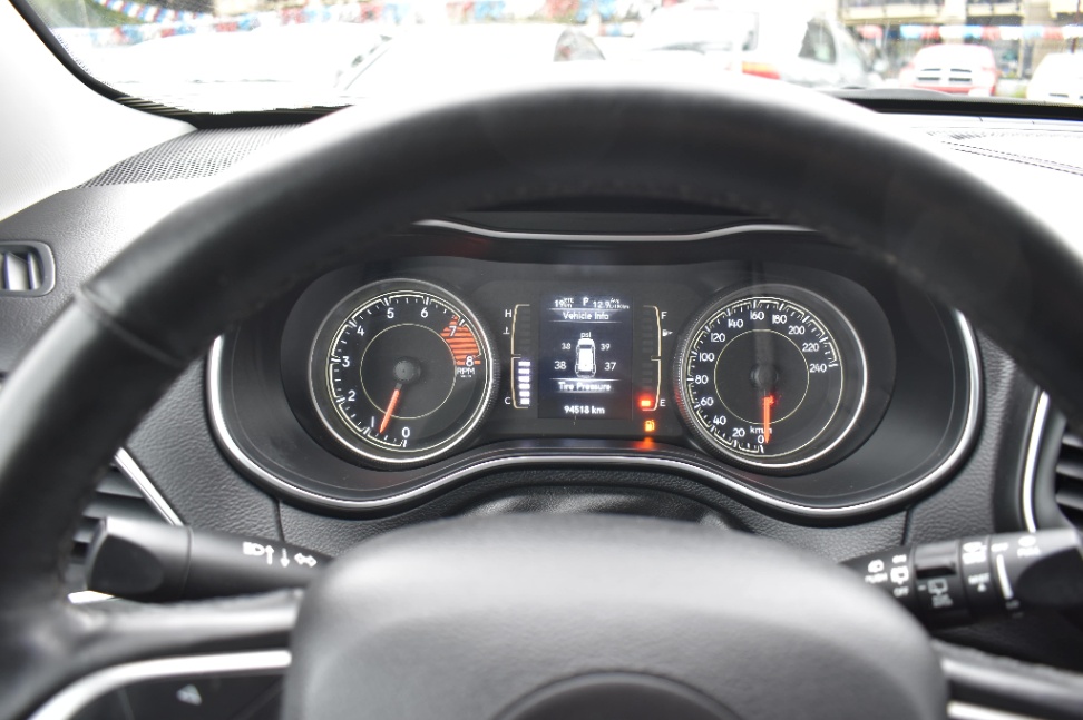 /driveonautoscanadaltd/2019-Jeep-Cherokee-9459157018187072.jpg