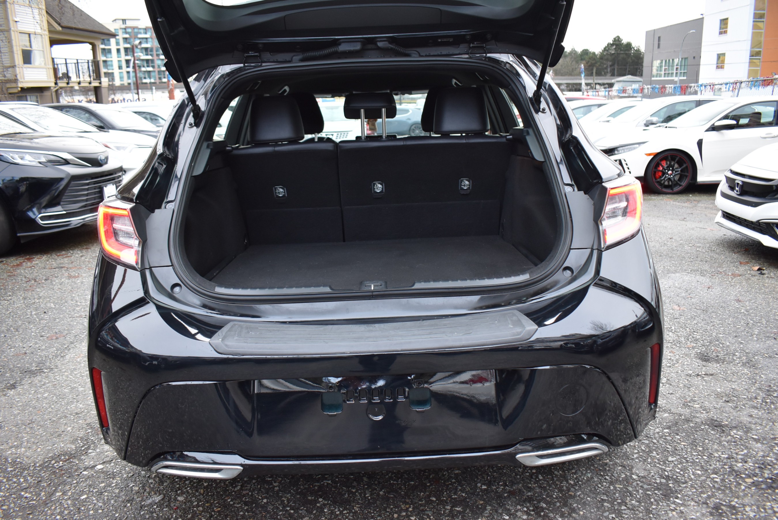 /driveonautoscanadaltd/2019-Toyota-CorollaHatchback-9548645037904535.jpg