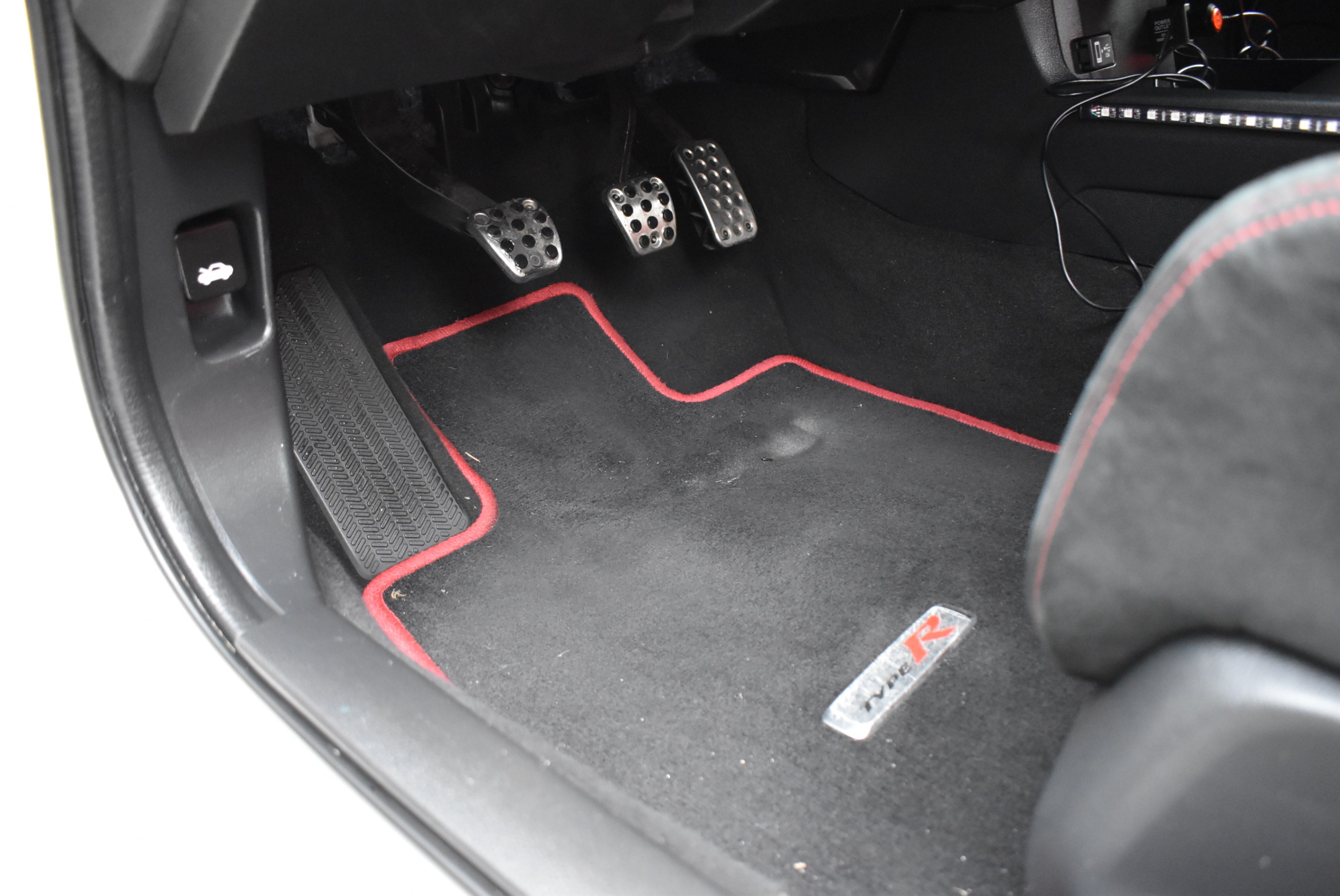 /driveonautoscanadaltd/2020-Honda-CivicType-8617139534900629.jpg