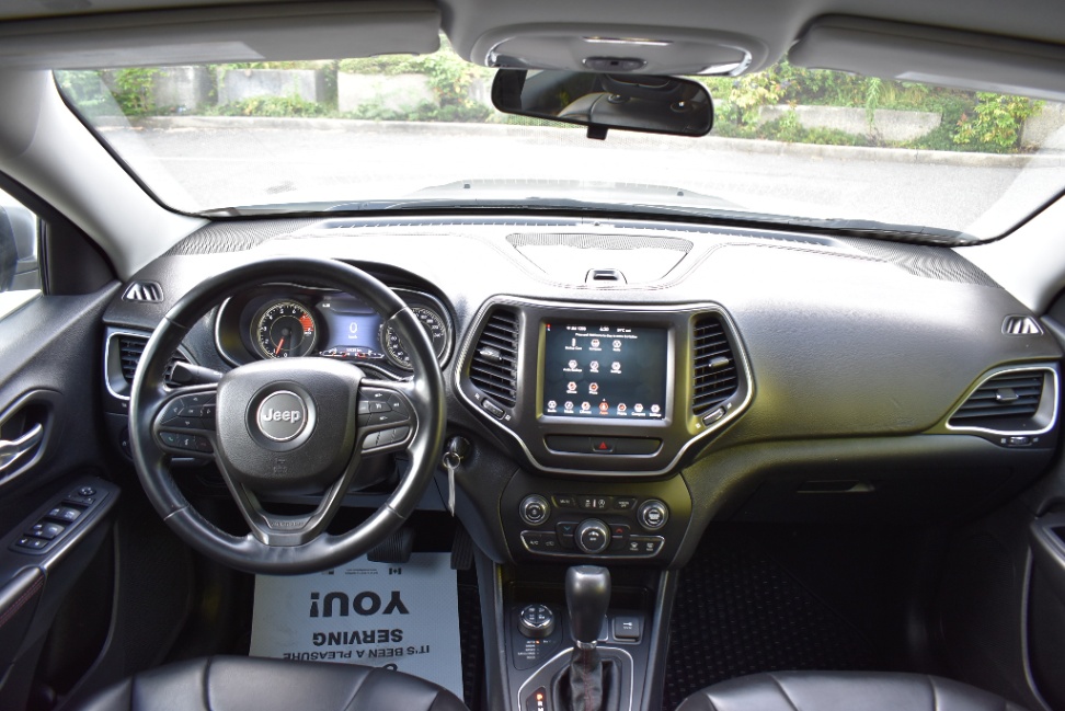/driveonautoscanadaltd/2020-Jeep-Cherokee-8177679805721221.jpg
