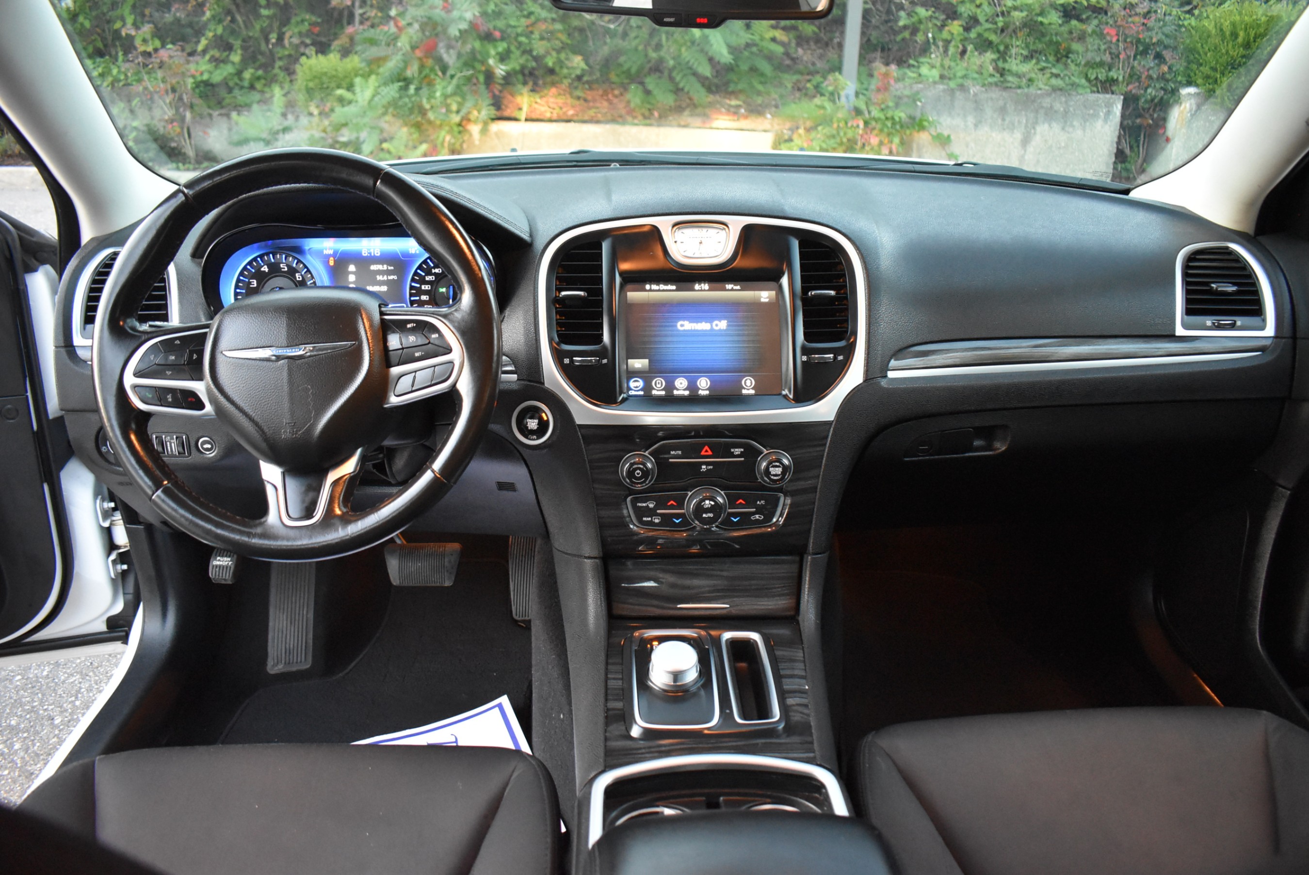 /driveonautoscanadaltd/2021-Chrysler-300-9258992698246276.jpg