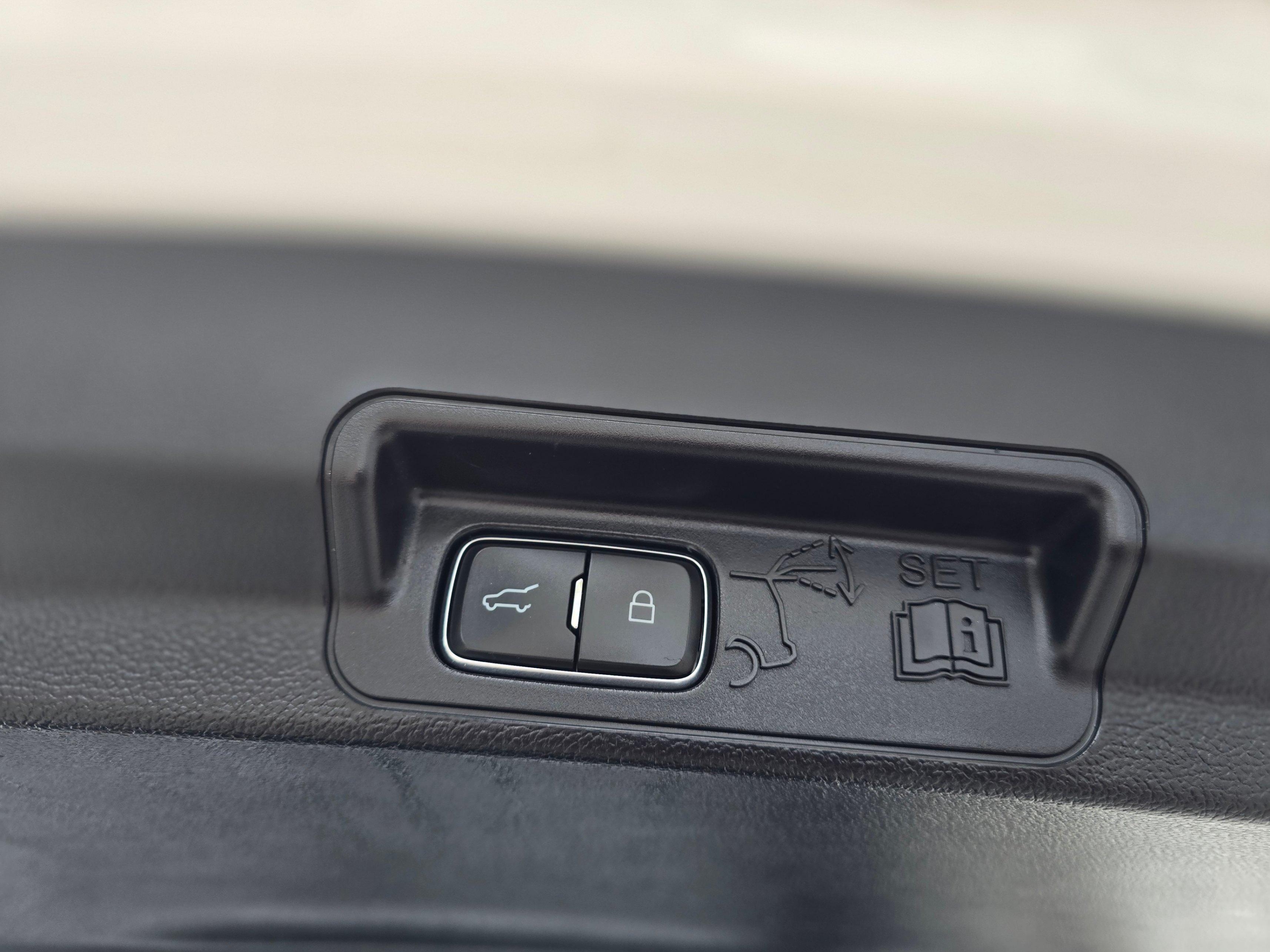 /driveonautoscanadaltd/2021-Ford-Explorer-356088905815521.jpg