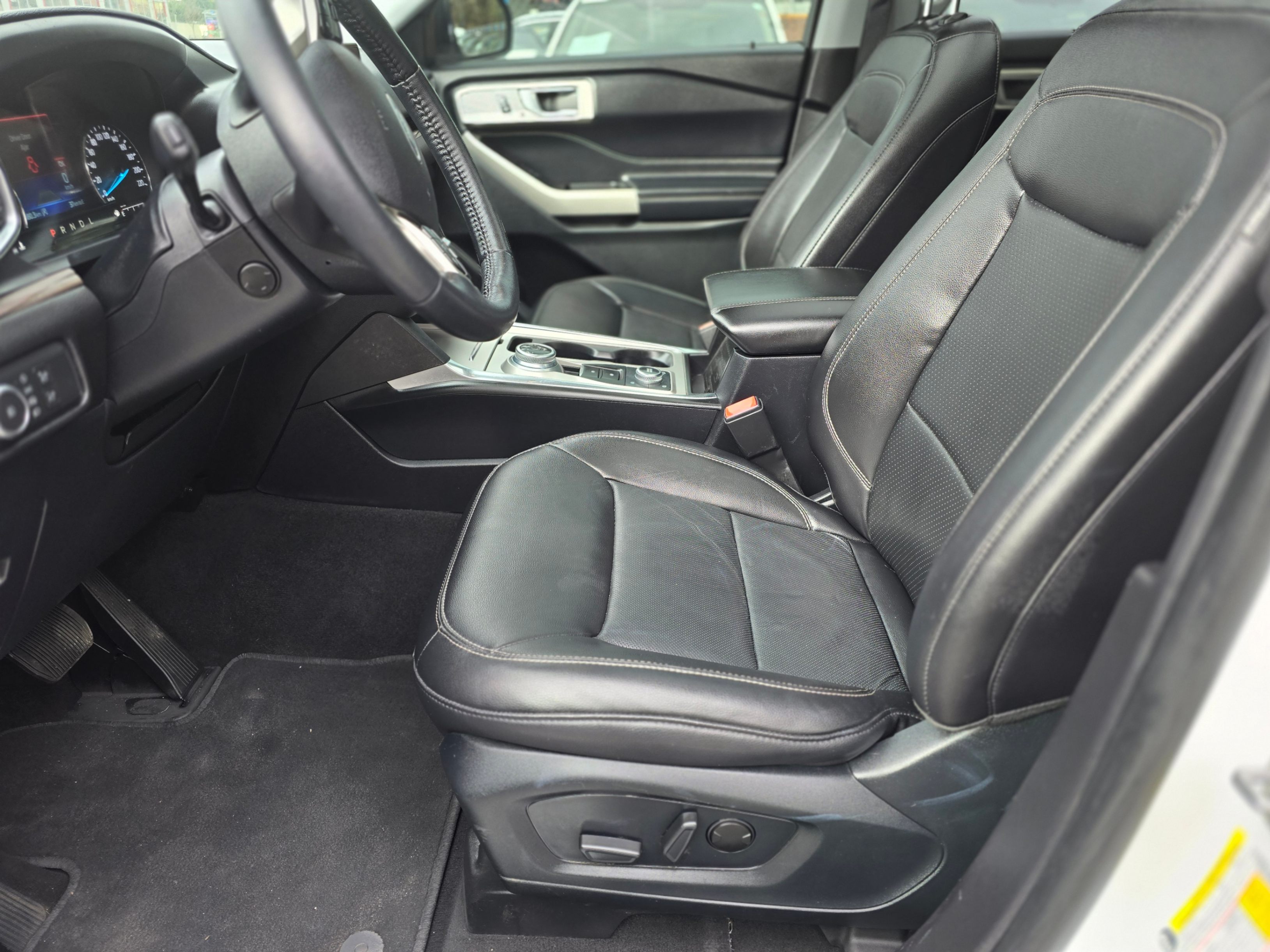 /driveonautoscanadaltd/2021-Ford-Explorer-8083686736544005.jpg