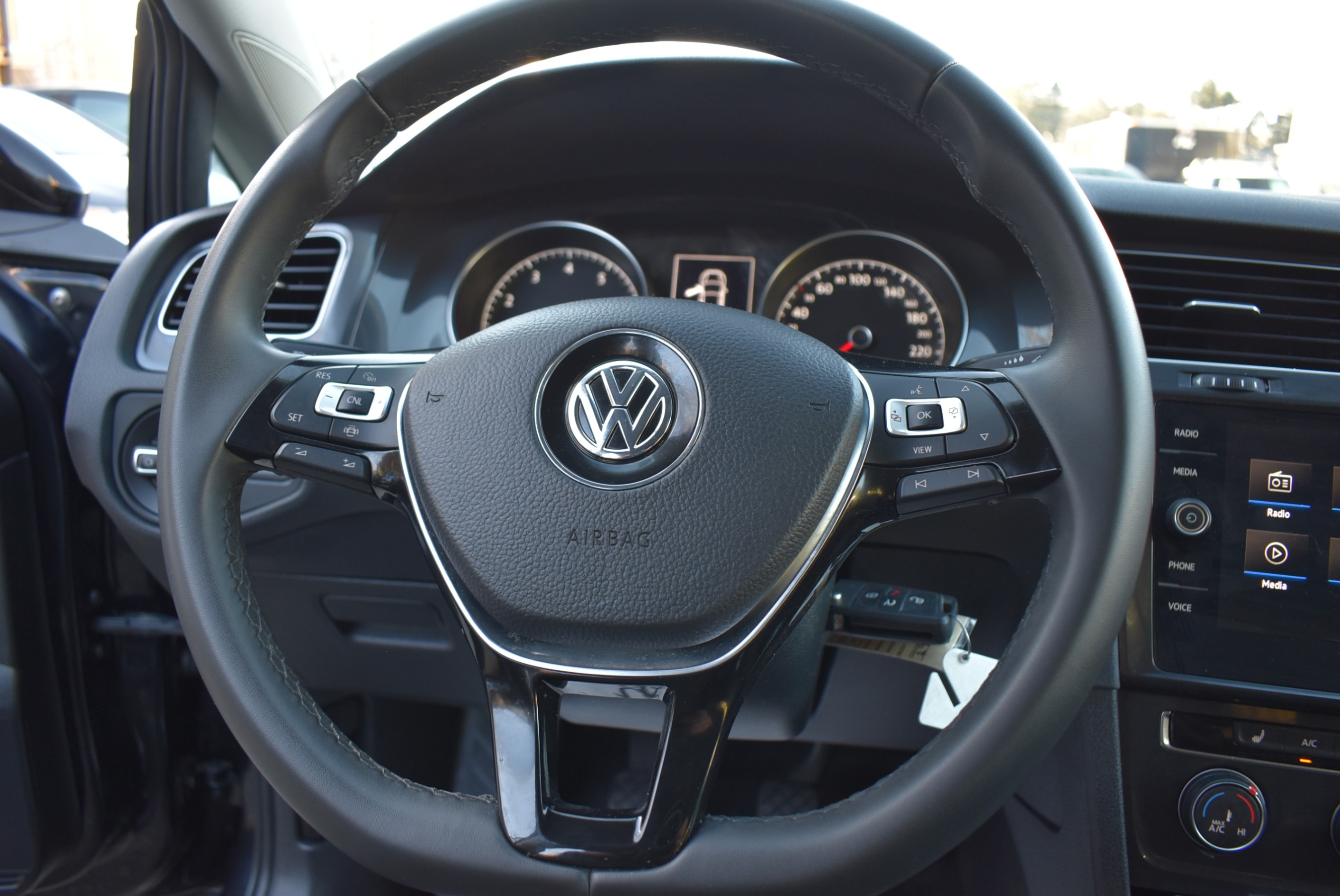 /driveonautoscanadaltd/2021-Volkswagen-Golf-21831855228934982.jpg
