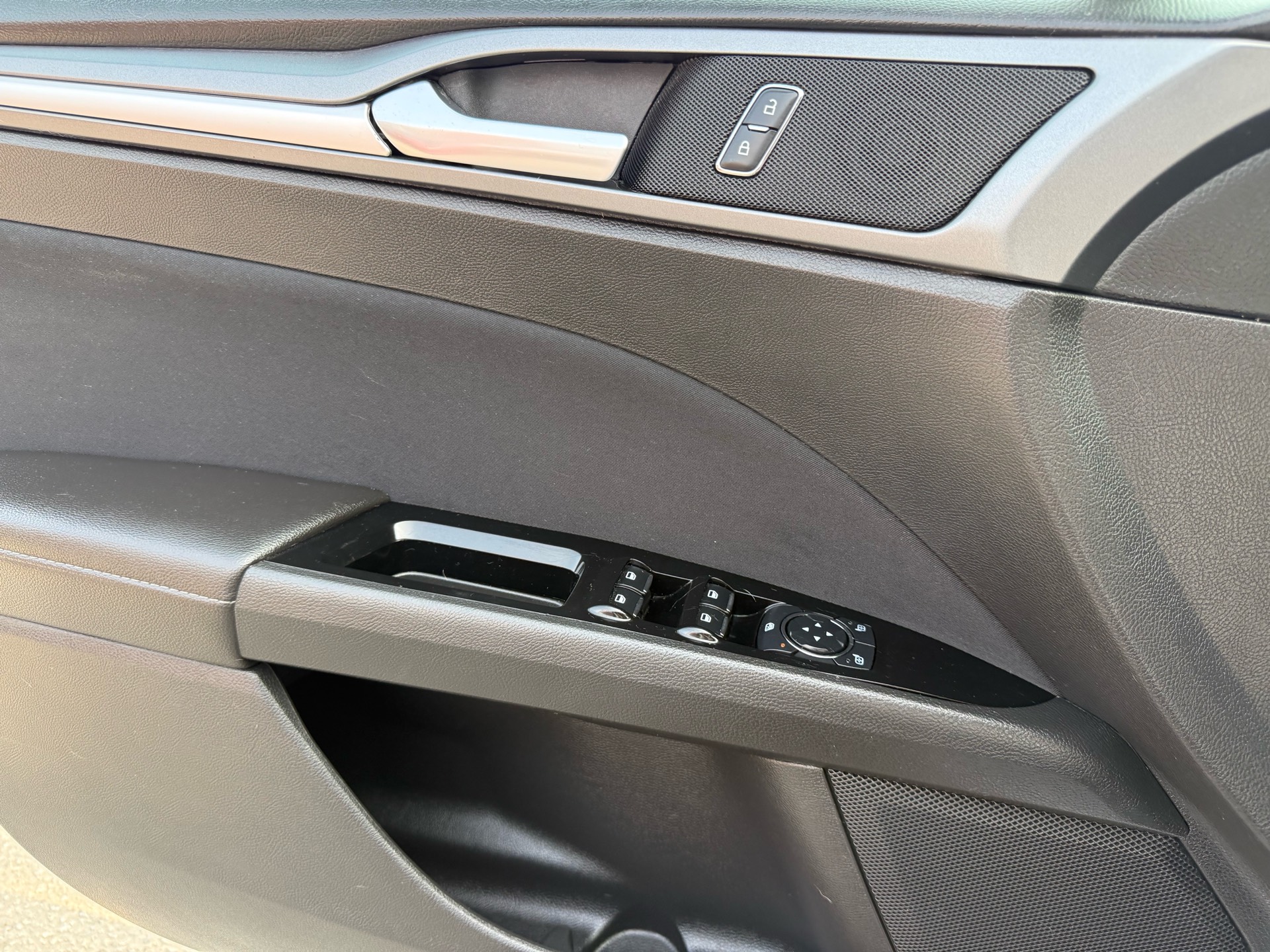 /elitenovaautoinc/2013-Ford-Fusion-5945602909737668.jpg