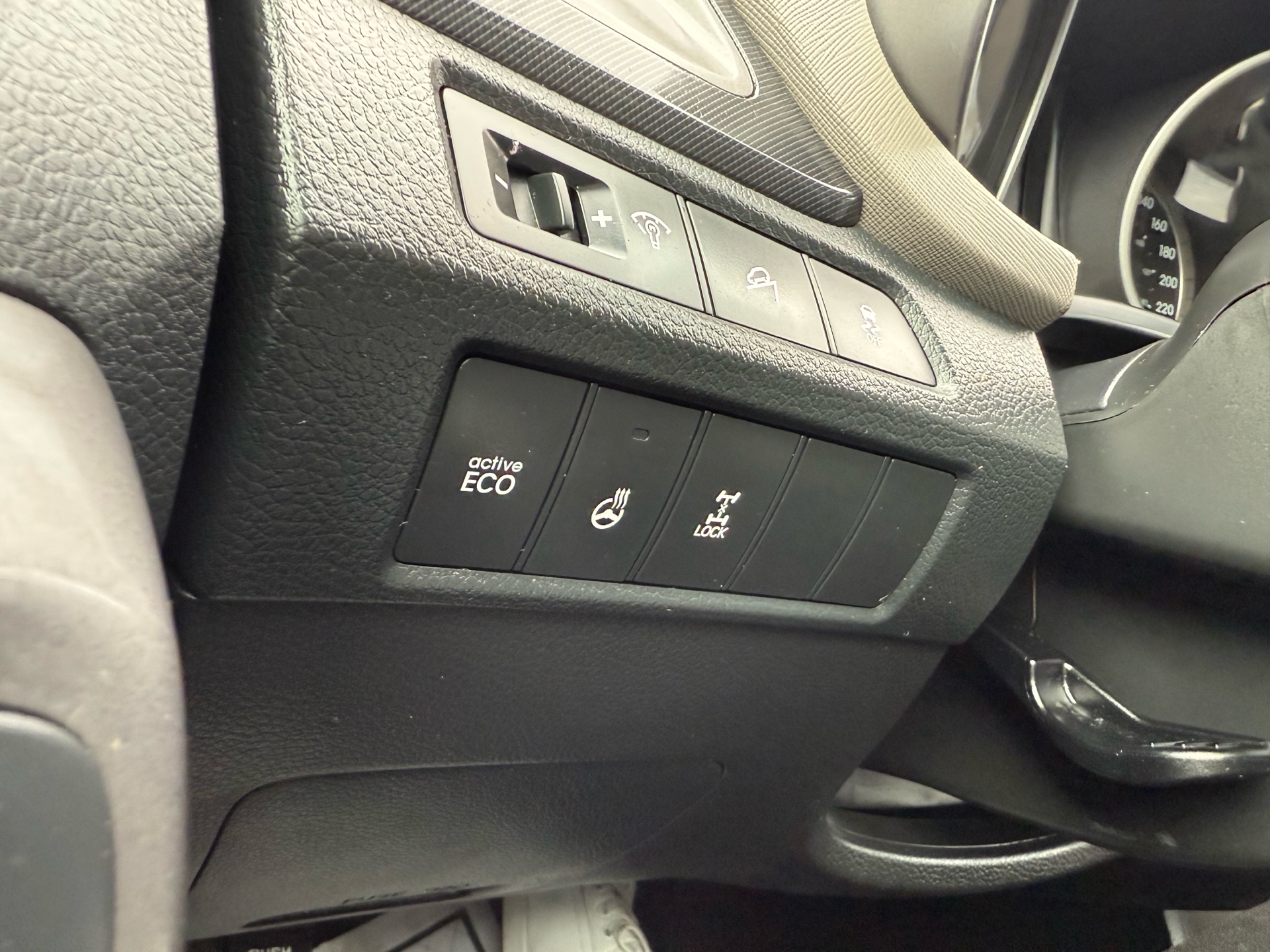 /elitenovaautoinc/2013-Hyundai-SantaFe-14749445947812756.jpg