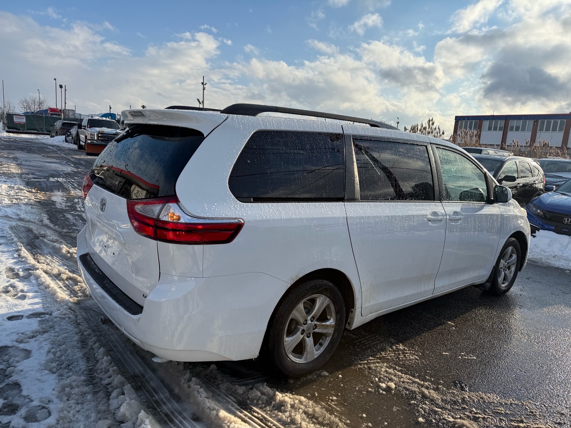 /elitenovaautoinc/2015-Toyota-Sienna-9956670507462091.jpg